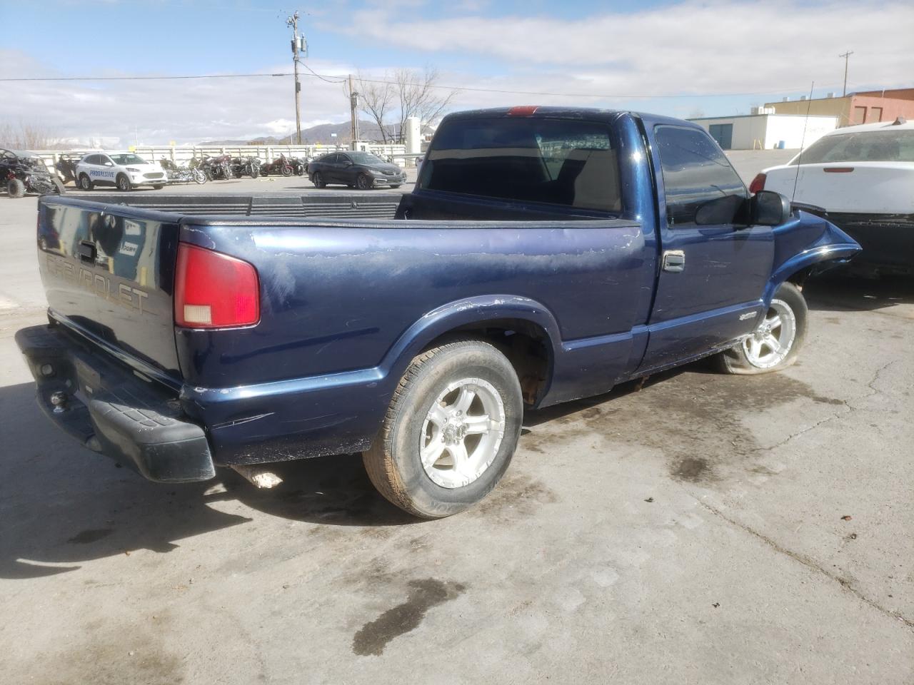 Photo 2 VIN: 1GCCS14W128225849 - CHEVROLET S-10 PICKUP 