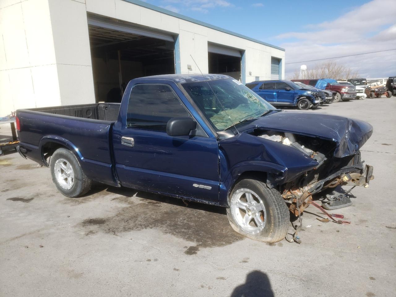 Photo 3 VIN: 1GCCS14W128225849 - CHEVROLET S-10 PICKUP 