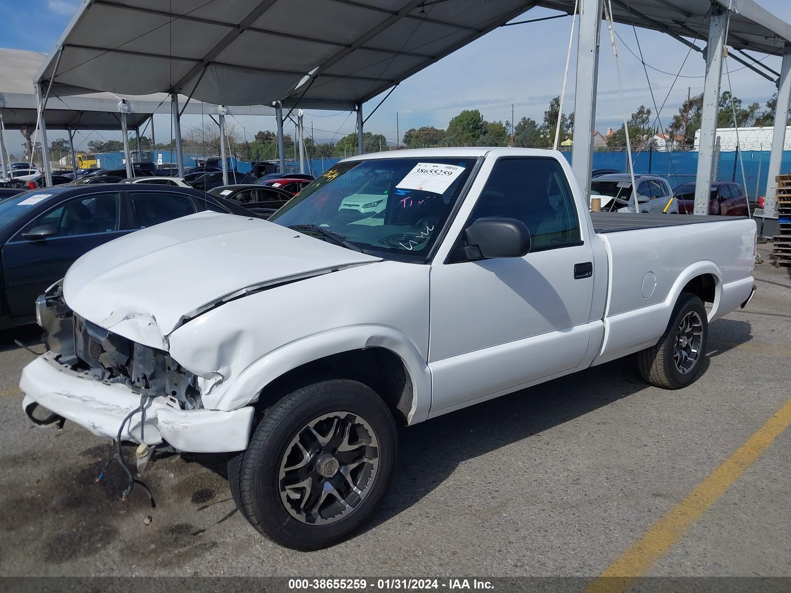 Photo 1 VIN: 1GCCS14W21K107584 - CHEVROLET S-10 PICKUP 