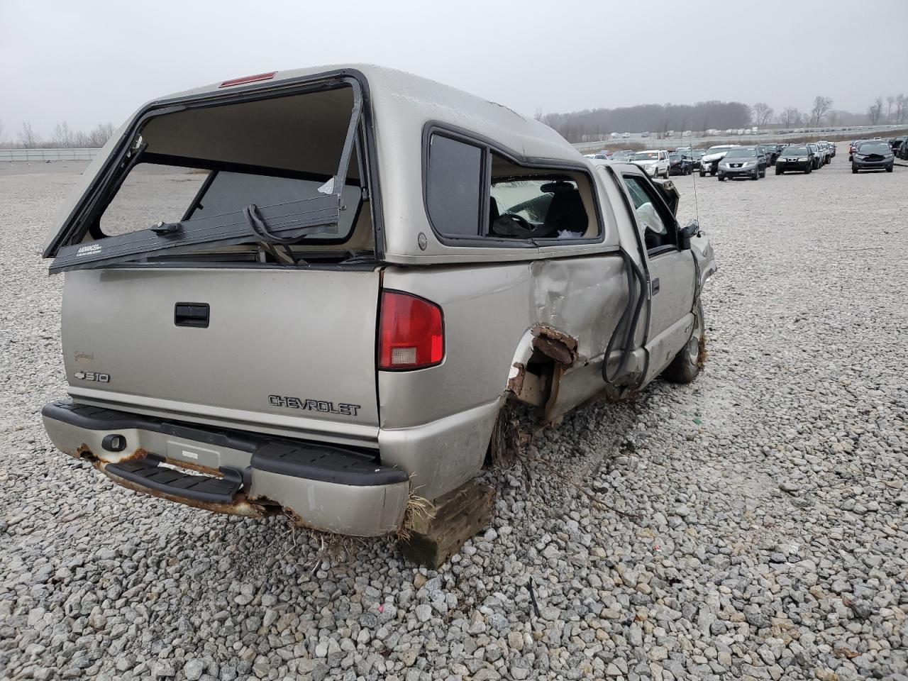 Photo 2 VIN: 1GCCS14W21K153786 - CHEVROLET S-10 PICKUP 