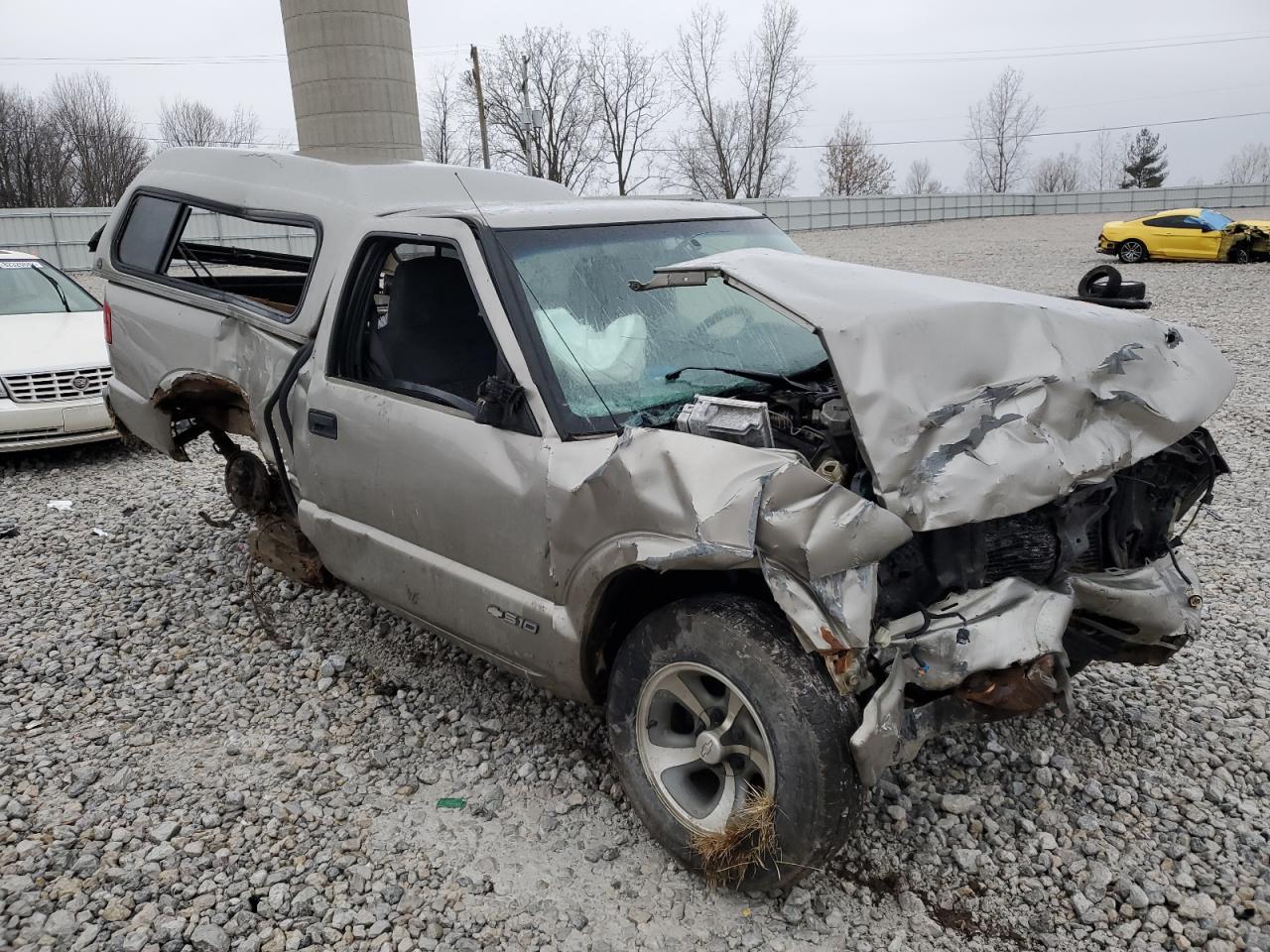 Photo 3 VIN: 1GCCS14W21K153786 - CHEVROLET S-10 PICKUP 