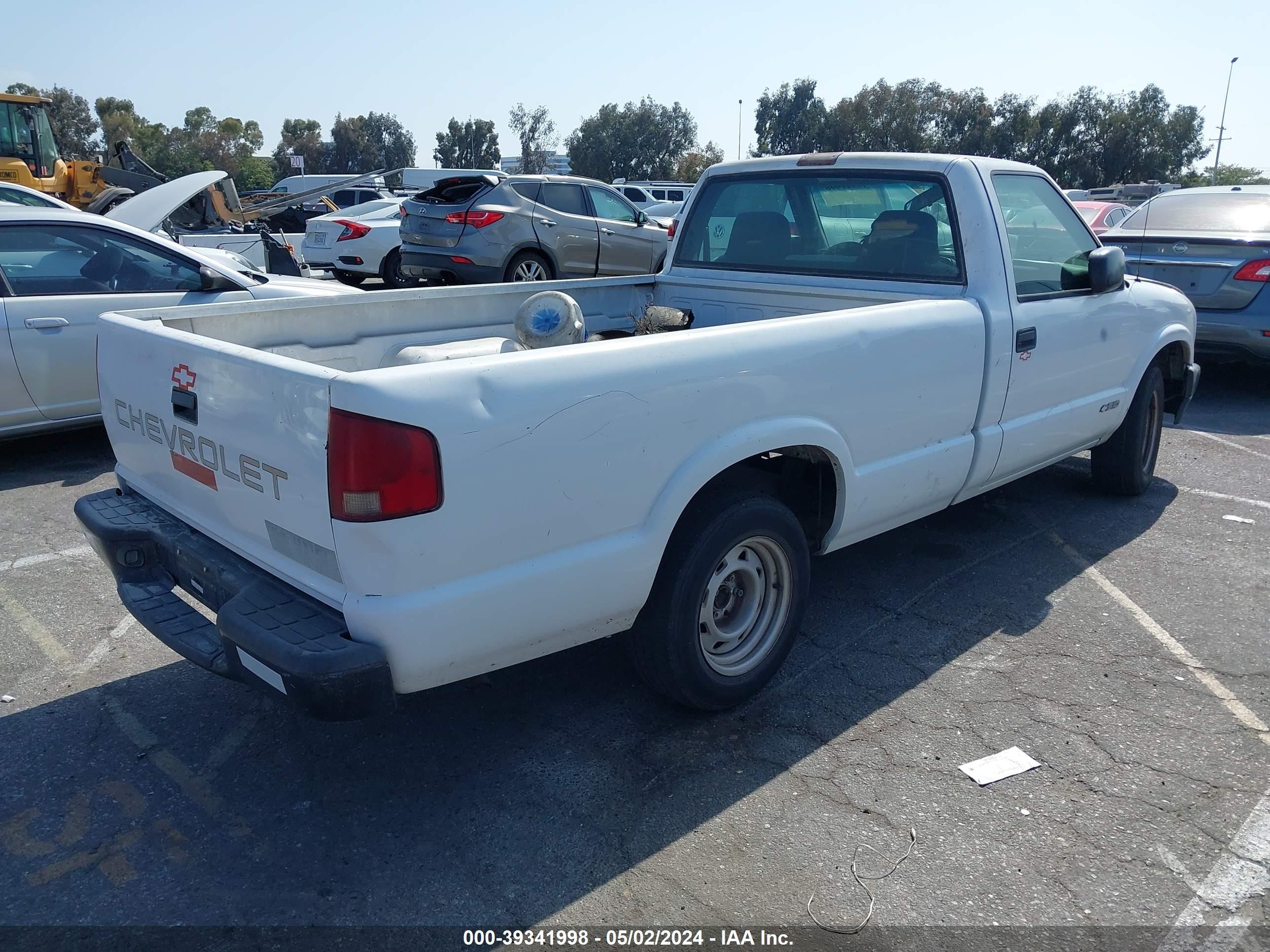 Photo 3 VIN: 1GCCS14W528220914 - CHEVROLET S-10 PICKUP 