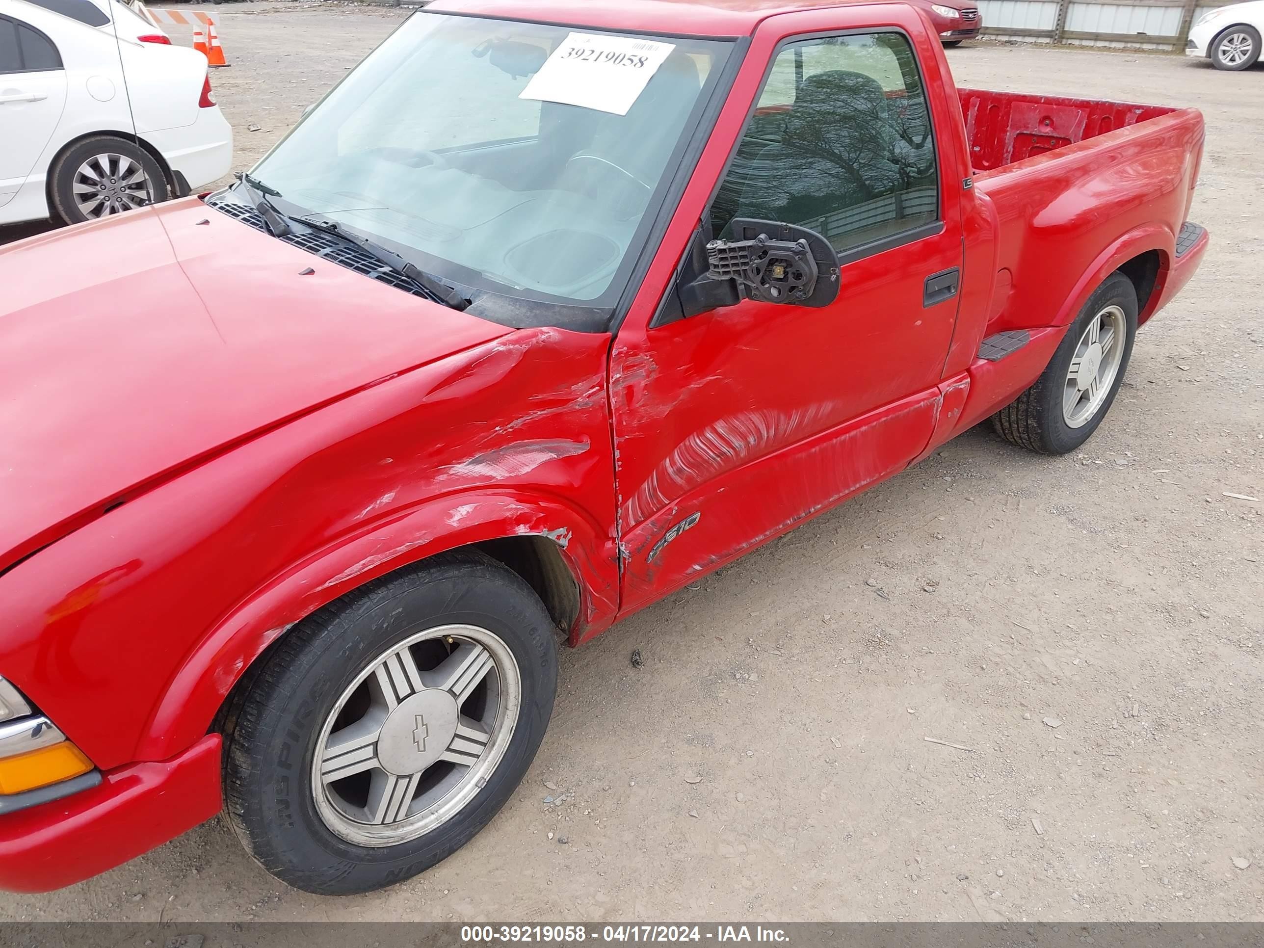 Photo 5 VIN: 1GCCS14W9Y8116211 - CHEVROLET S-10 PICKUP 