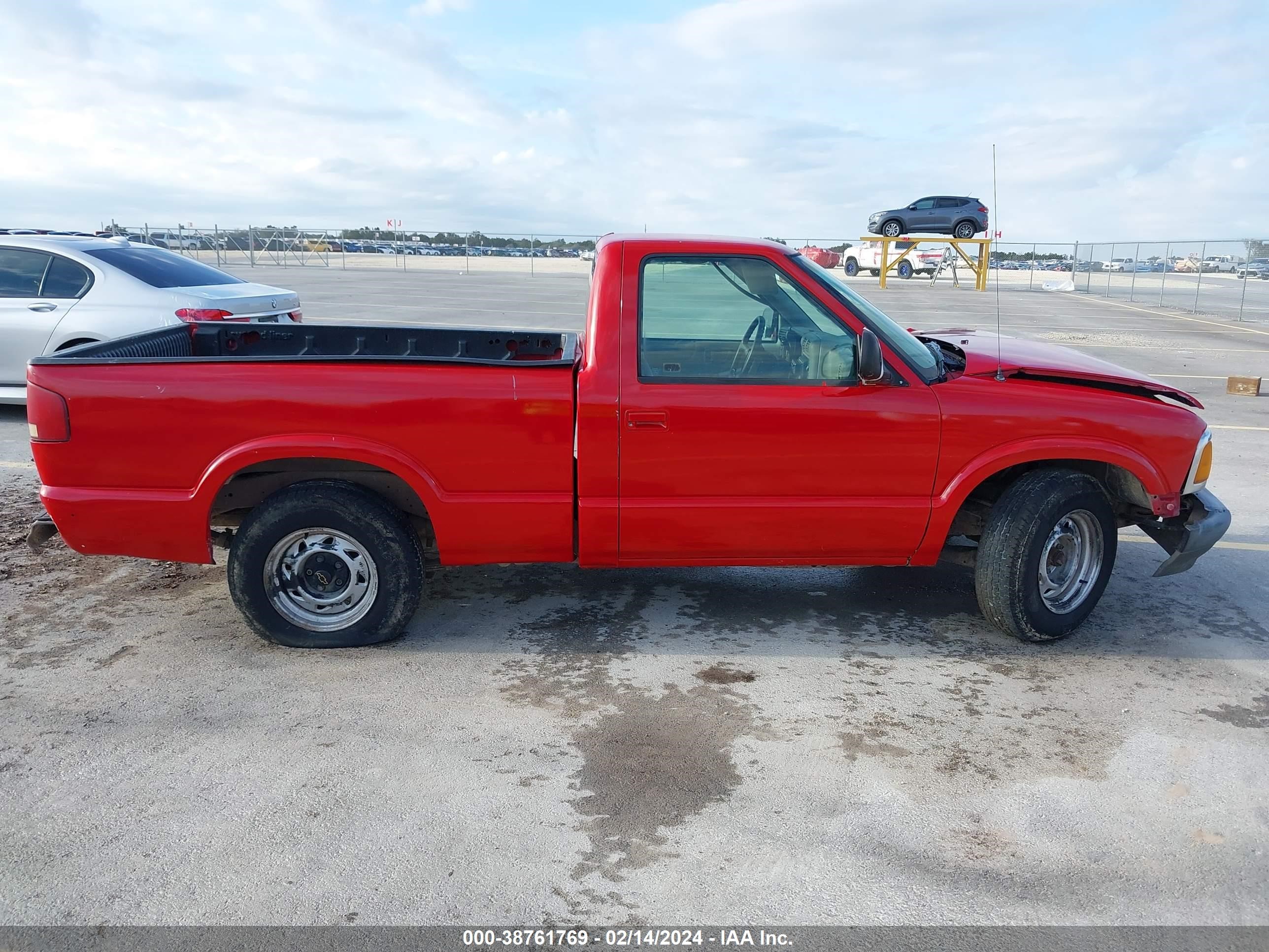 Photo 13 VIN: 1GCCS14X8T8180161 - CHEVROLET S-10 PICKUP 