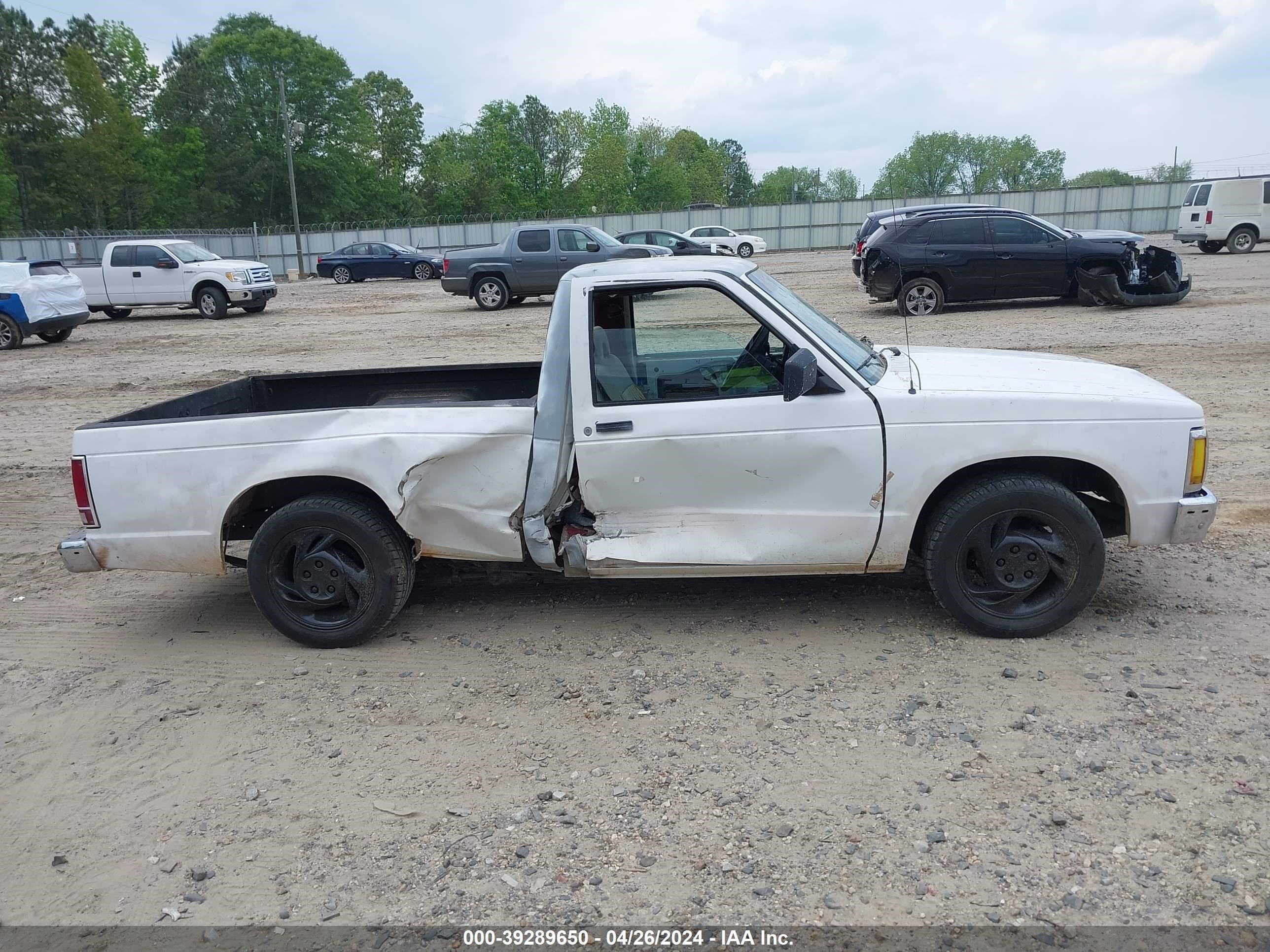 Photo 11 VIN: 1GCCS14Z3N2172718 - CHEVROLET S-10 PICKUP 