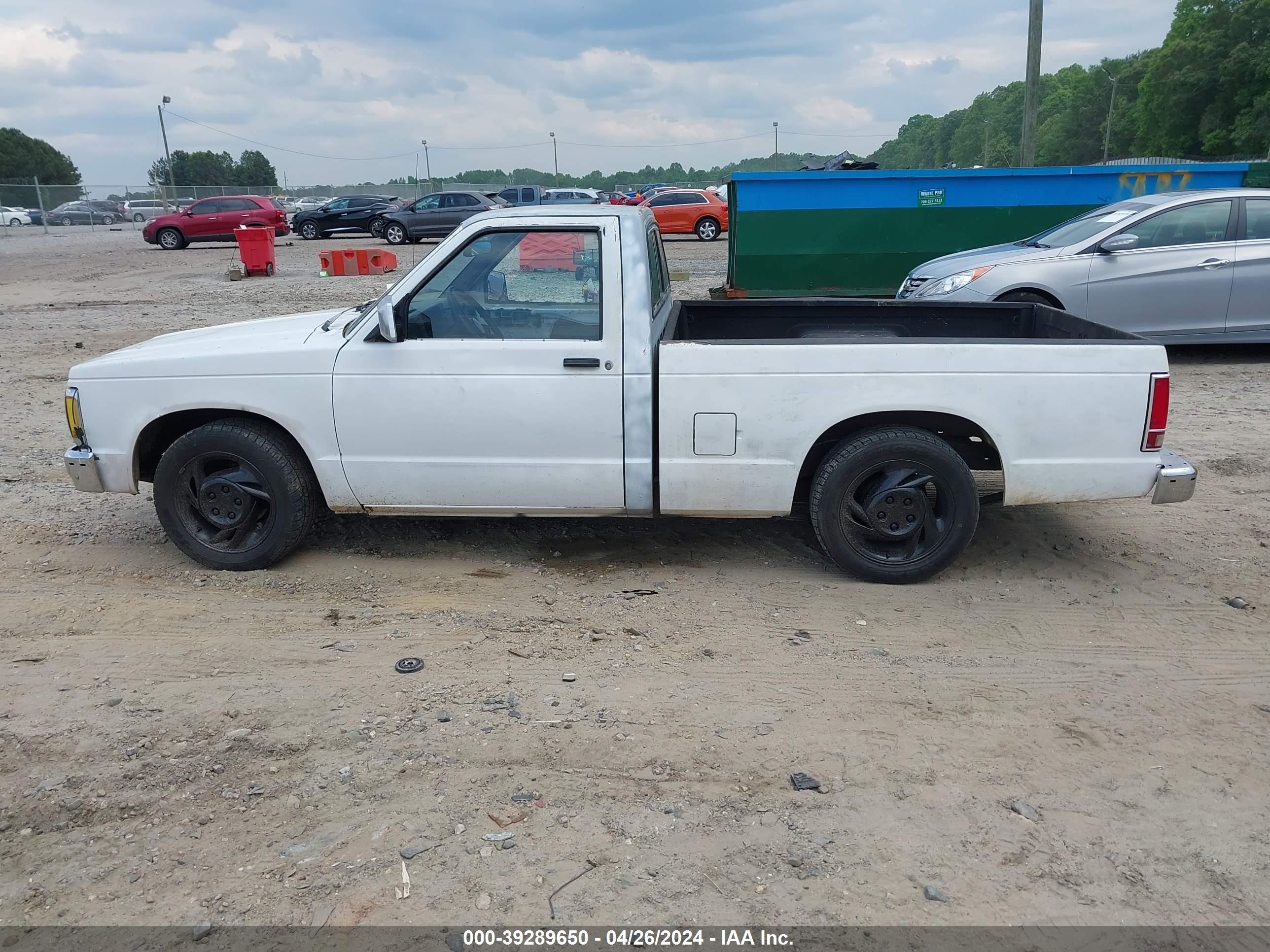 Photo 12 VIN: 1GCCS14Z3N2172718 - CHEVROLET S-10 PICKUP 