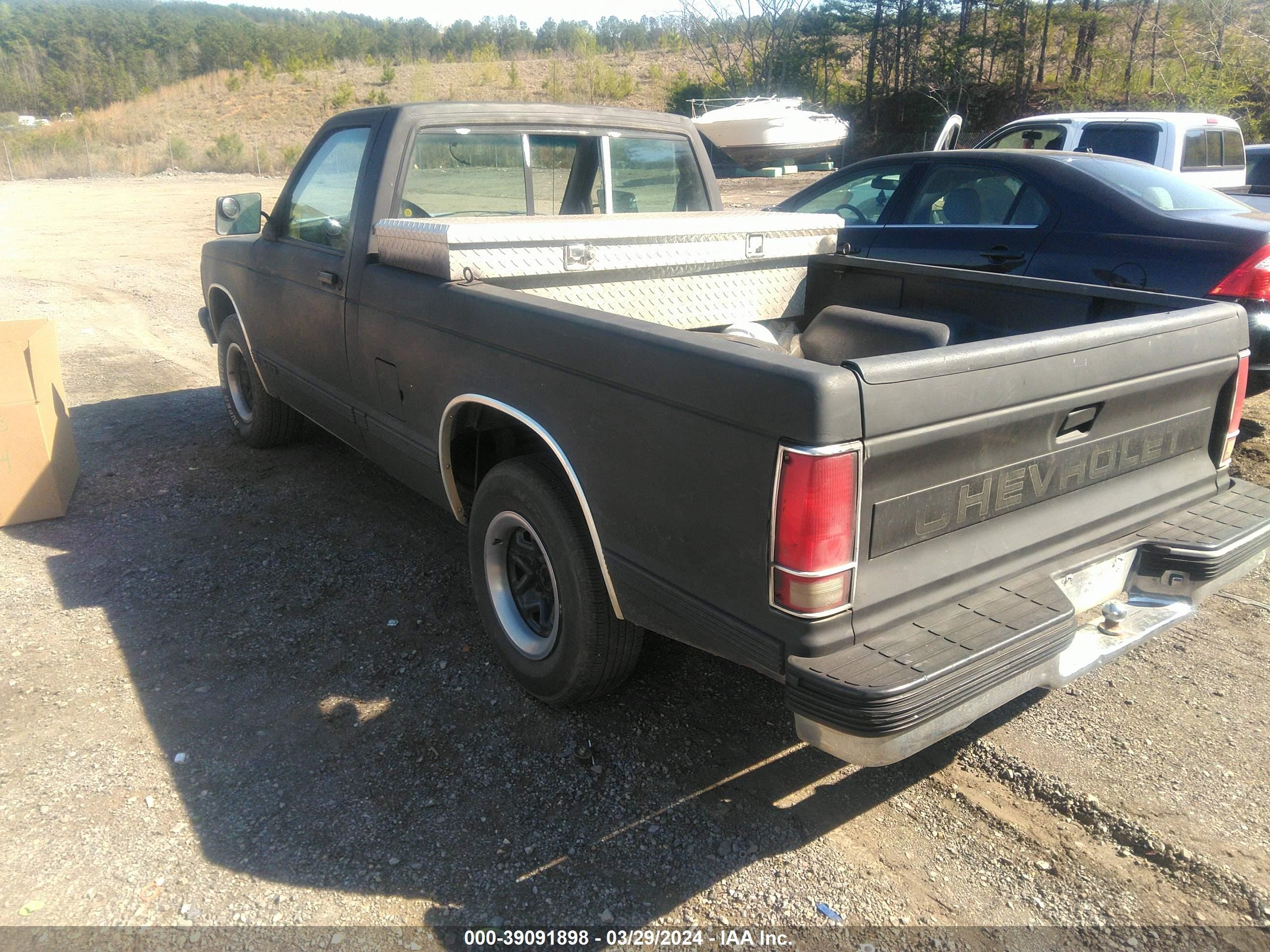 Photo 2 VIN: 1GCCS14Z8M8278223 - CHEVROLET S-10 PICKUP 