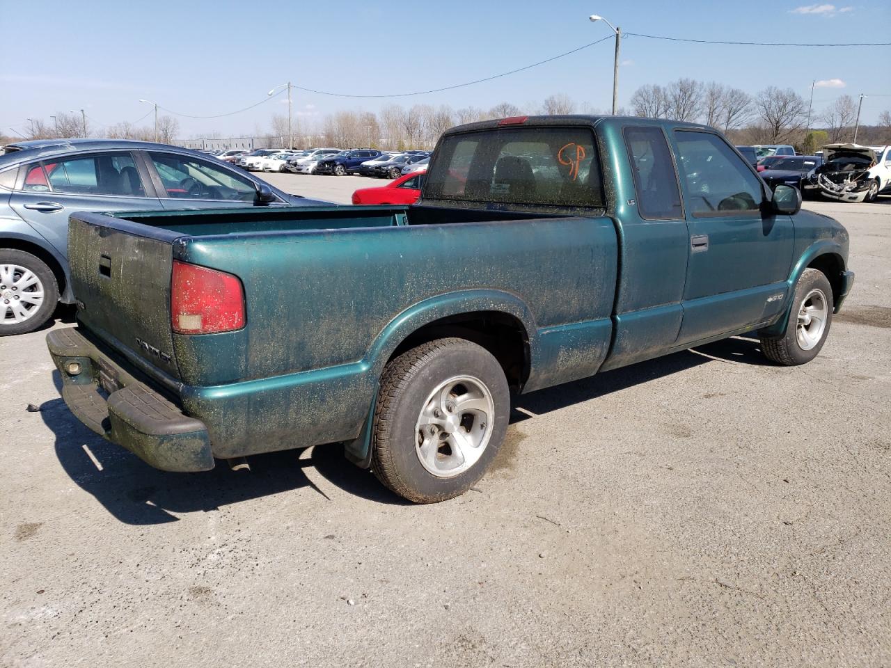 Photo 2 VIN: 1GCCS1940W8103349 - CHEVROLET S-10 PICKUP 