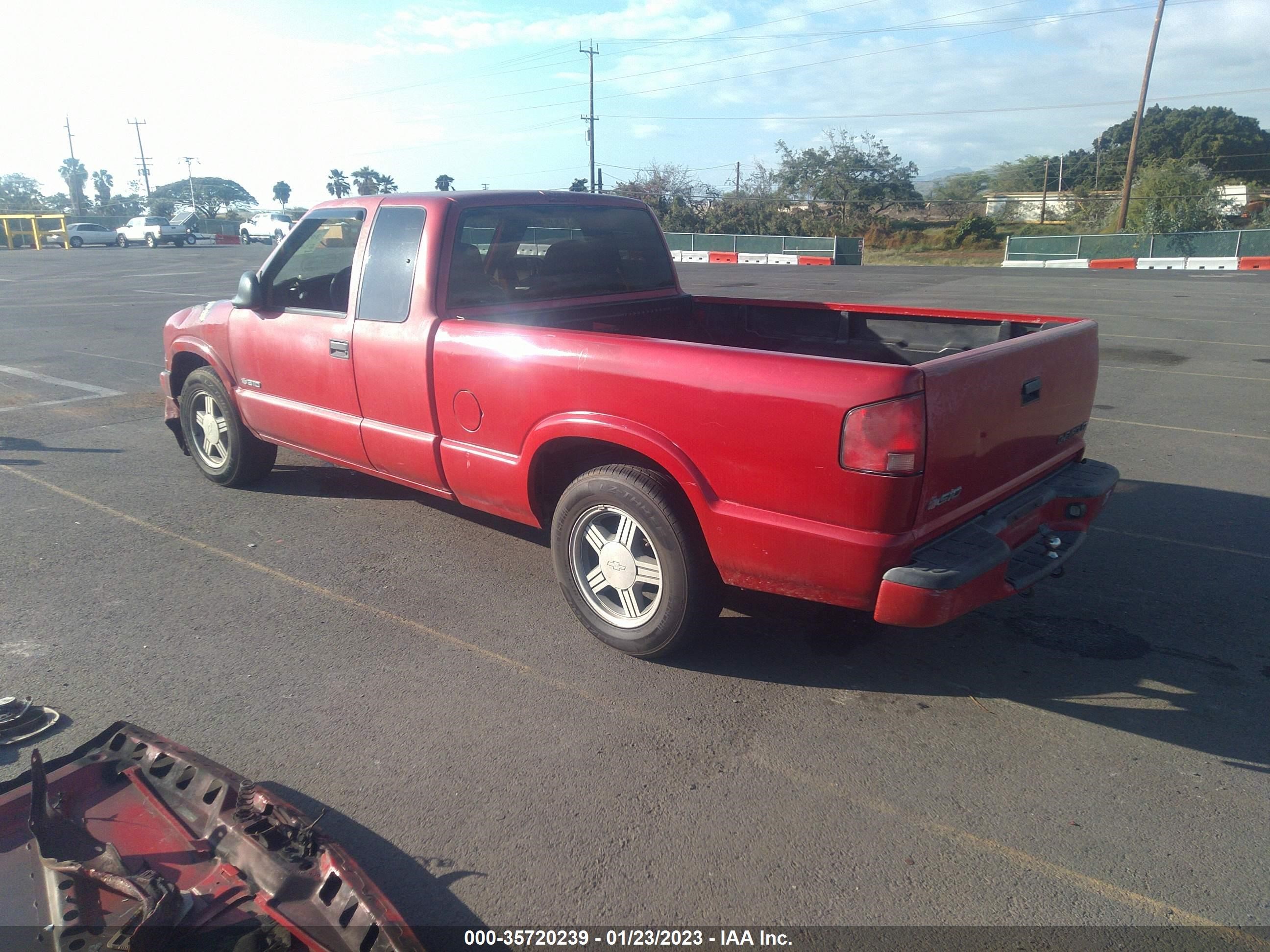 Photo 2 VIN: 1GCCS1944X8133858 - CHEVROLET S-10 PICKUP 