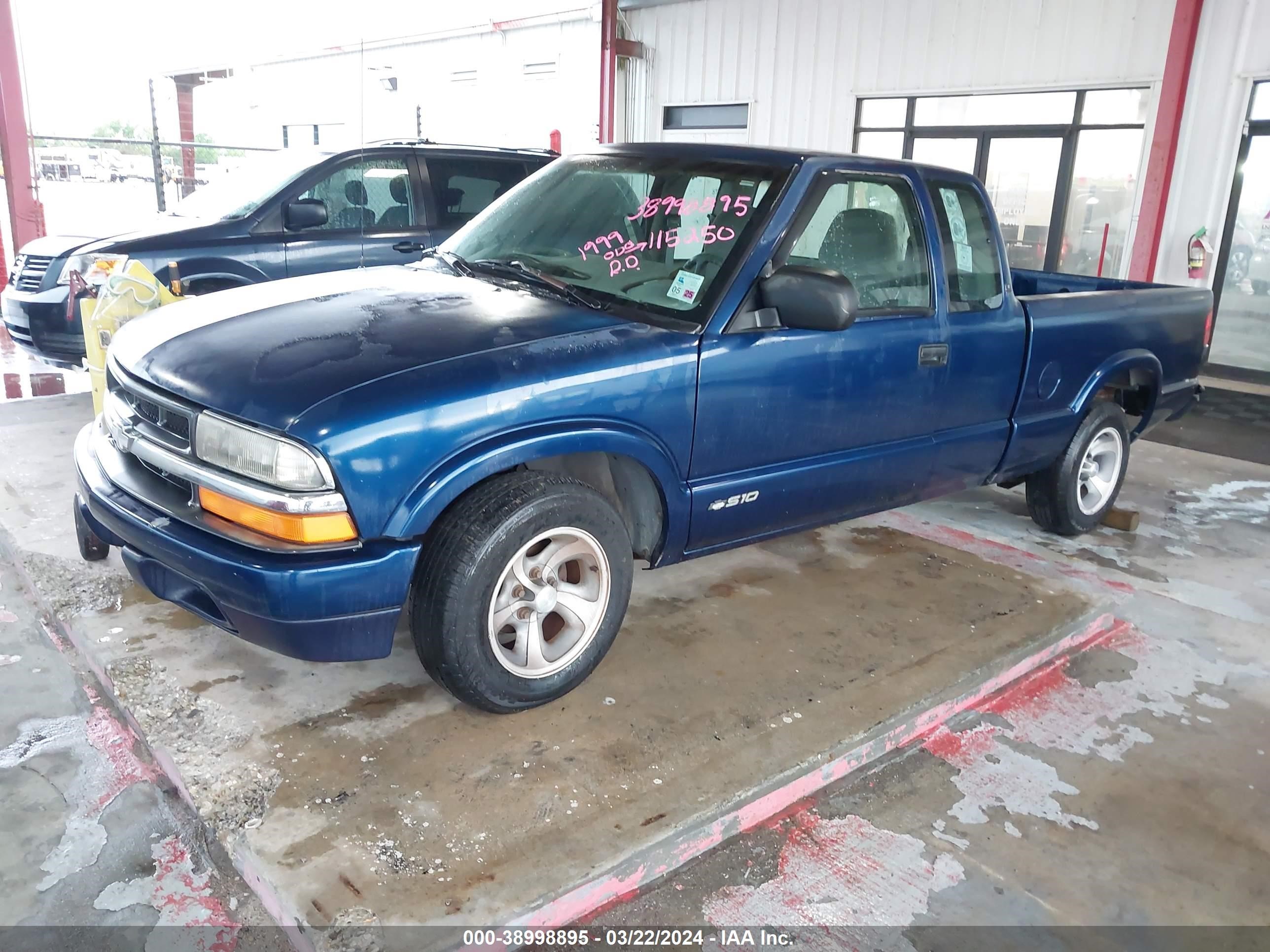 Photo 1 VIN: 1GCCS1945XK106316 - CHEVROLET S-10 PICKUP 