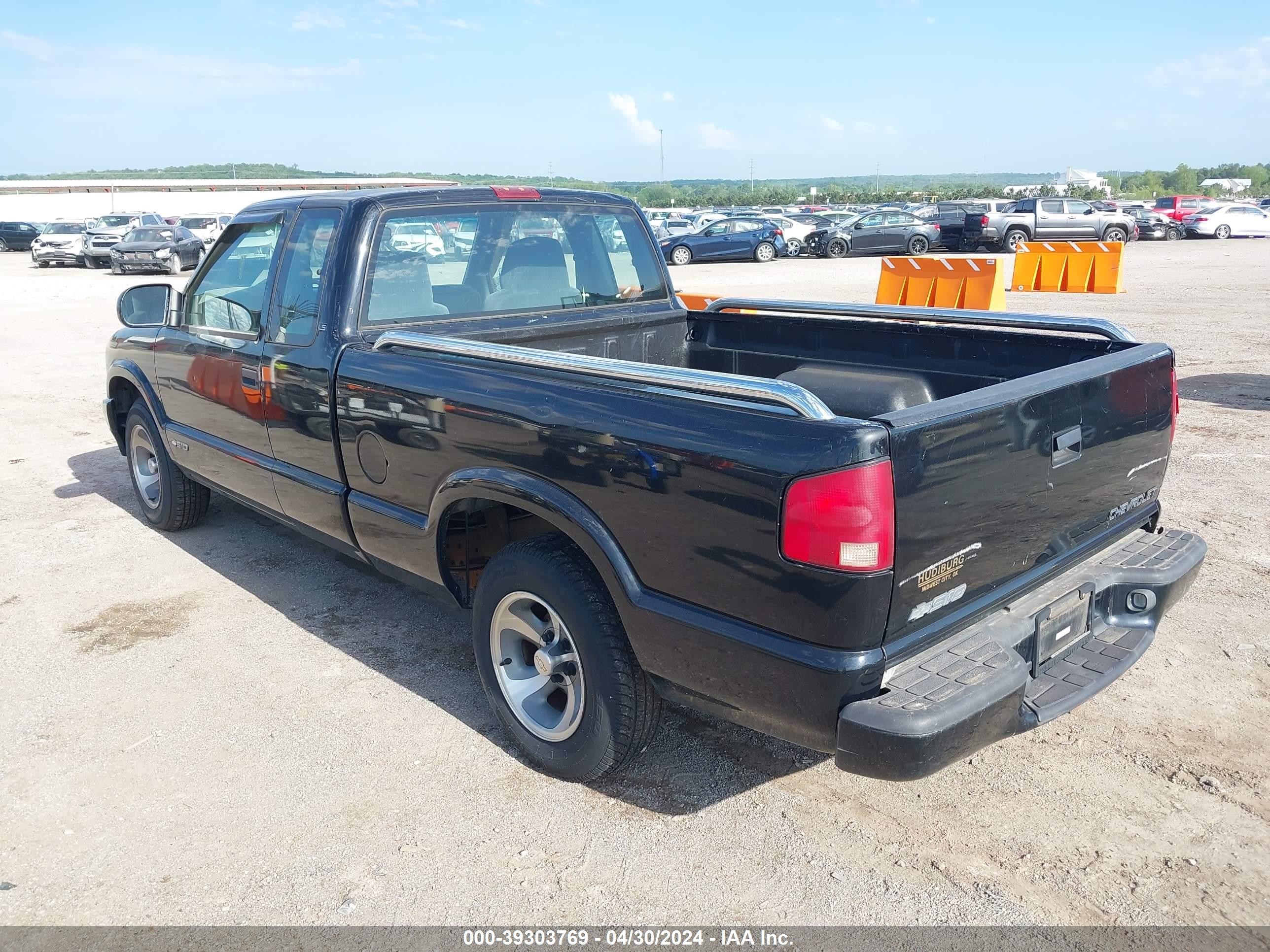 Photo 2 VIN: 1GCCS19511K101162 - CHEVROLET S-10 PICKUP 