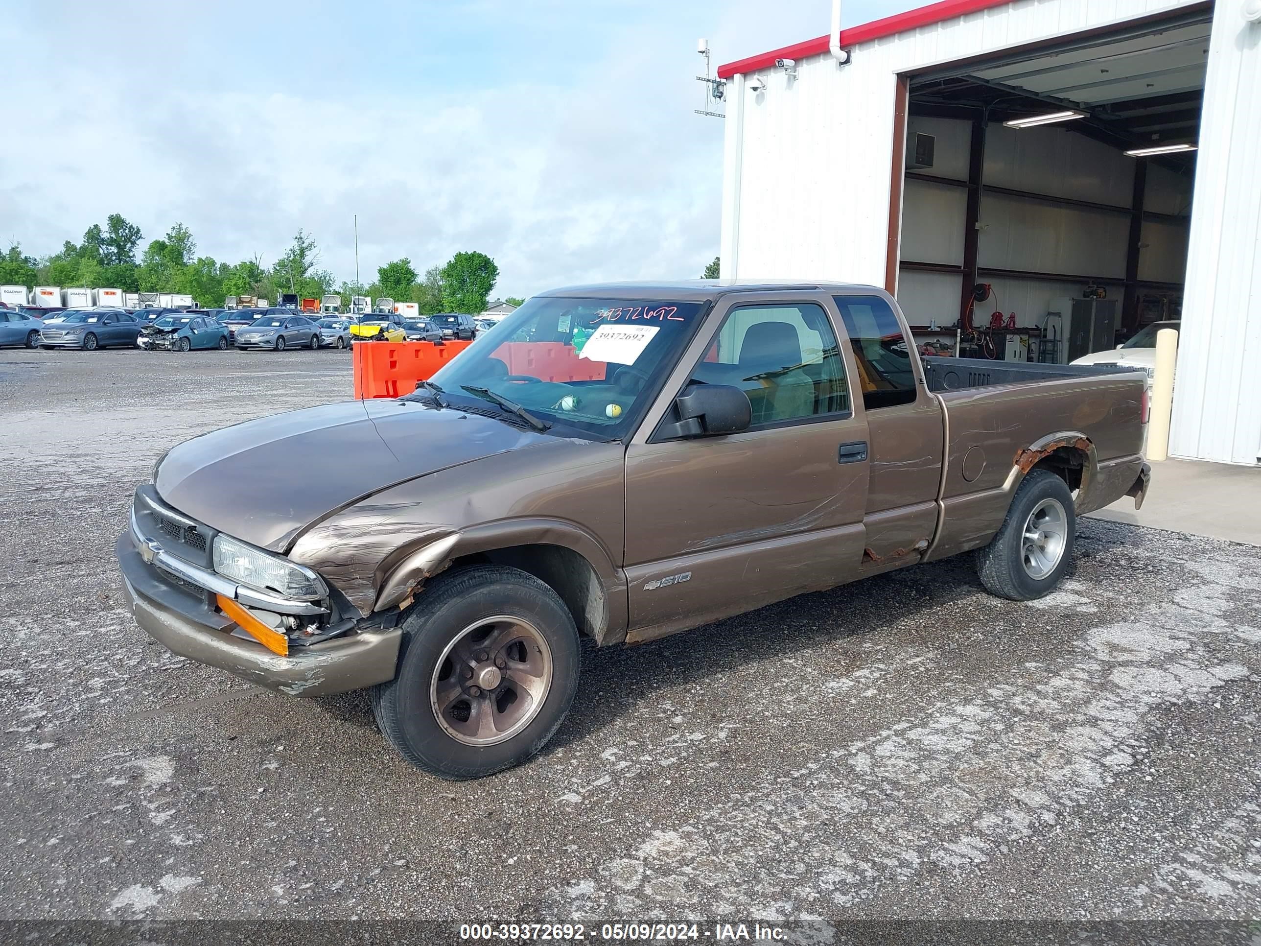 Photo 1 VIN: 1GCCS195328146876 - CHEVROLET S-10 PICKUP 