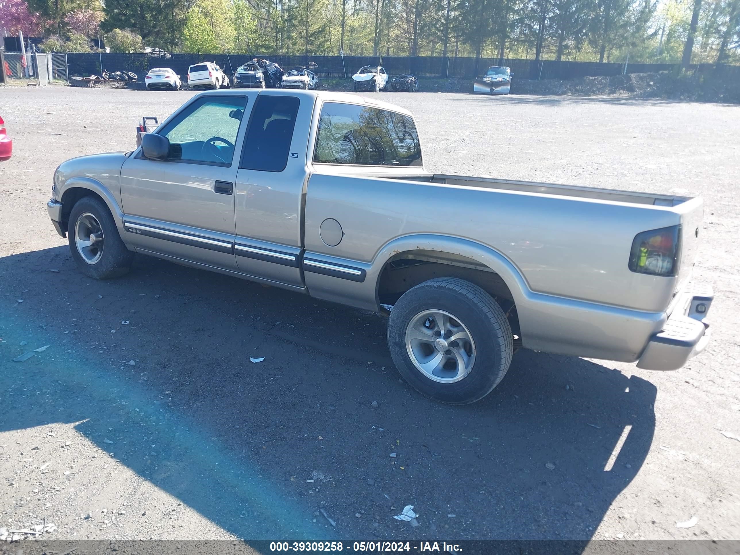 Photo 2 VIN: 1GCCS195718135717 - CHEVROLET S-10 PICKUP 