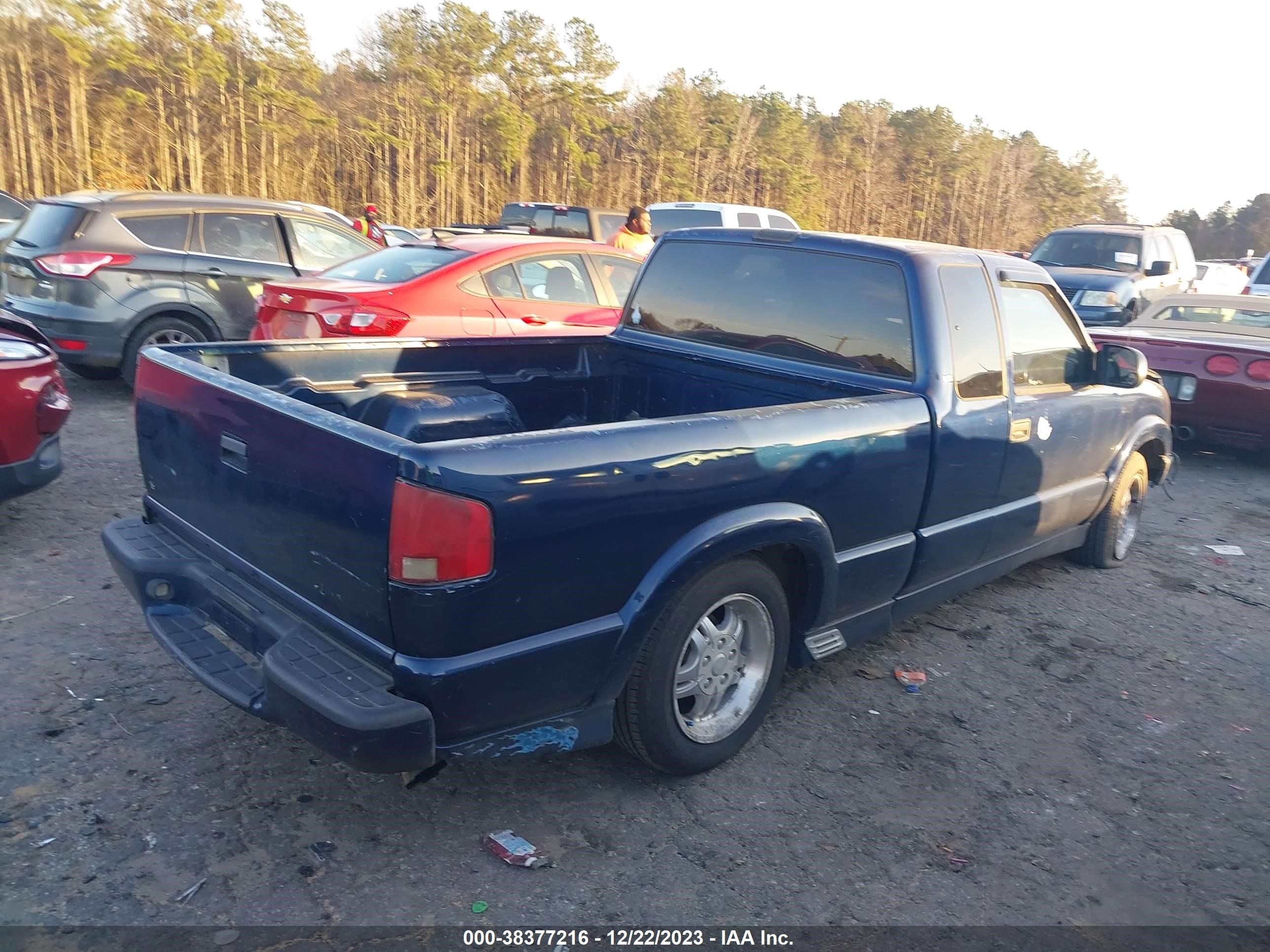 Photo 3 VIN: 1GCCS195718219083 - CHEVROLET S-10 PICKUP 