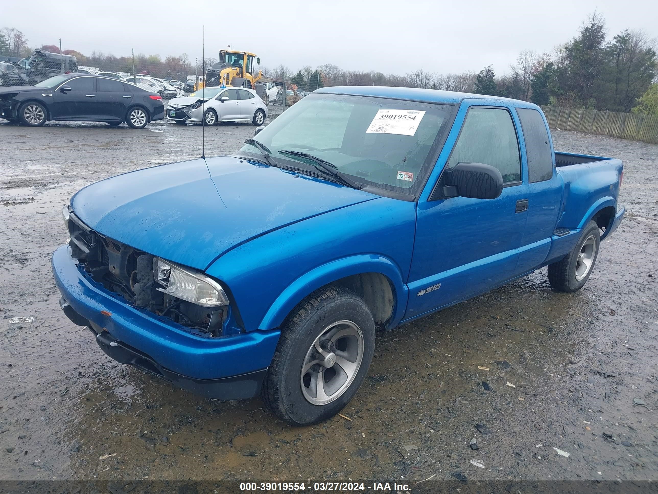 Photo 1 VIN: 1GCCS1959Y8211982 - CHEVROLET S-10 PICKUP 