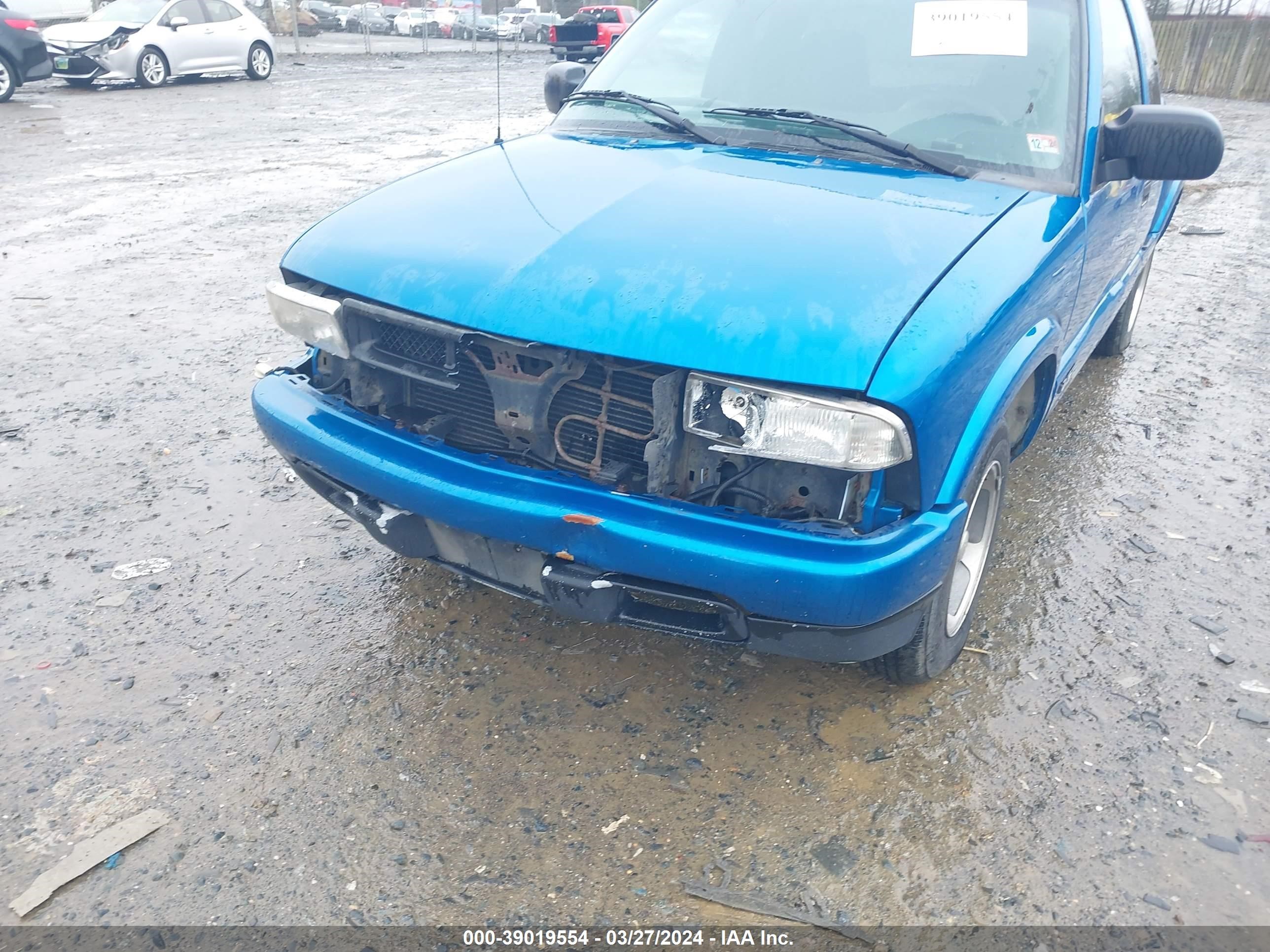 Photo 5 VIN: 1GCCS1959Y8211982 - CHEVROLET S-10 PICKUP 