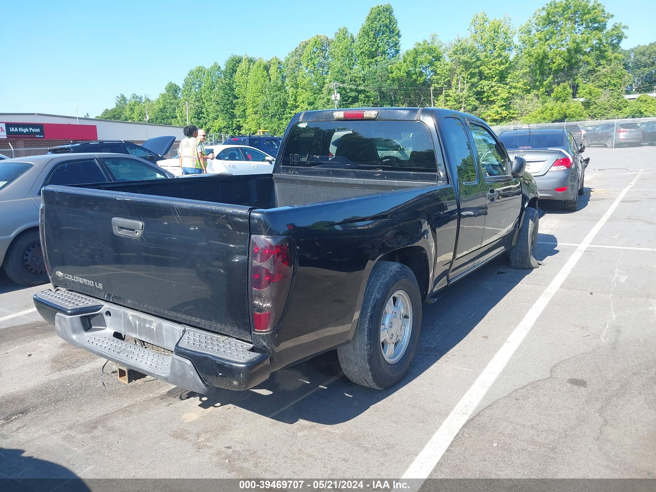 Photo 3 VIN: 1GCCS196058104694 - CHEVROLET COLORADO 