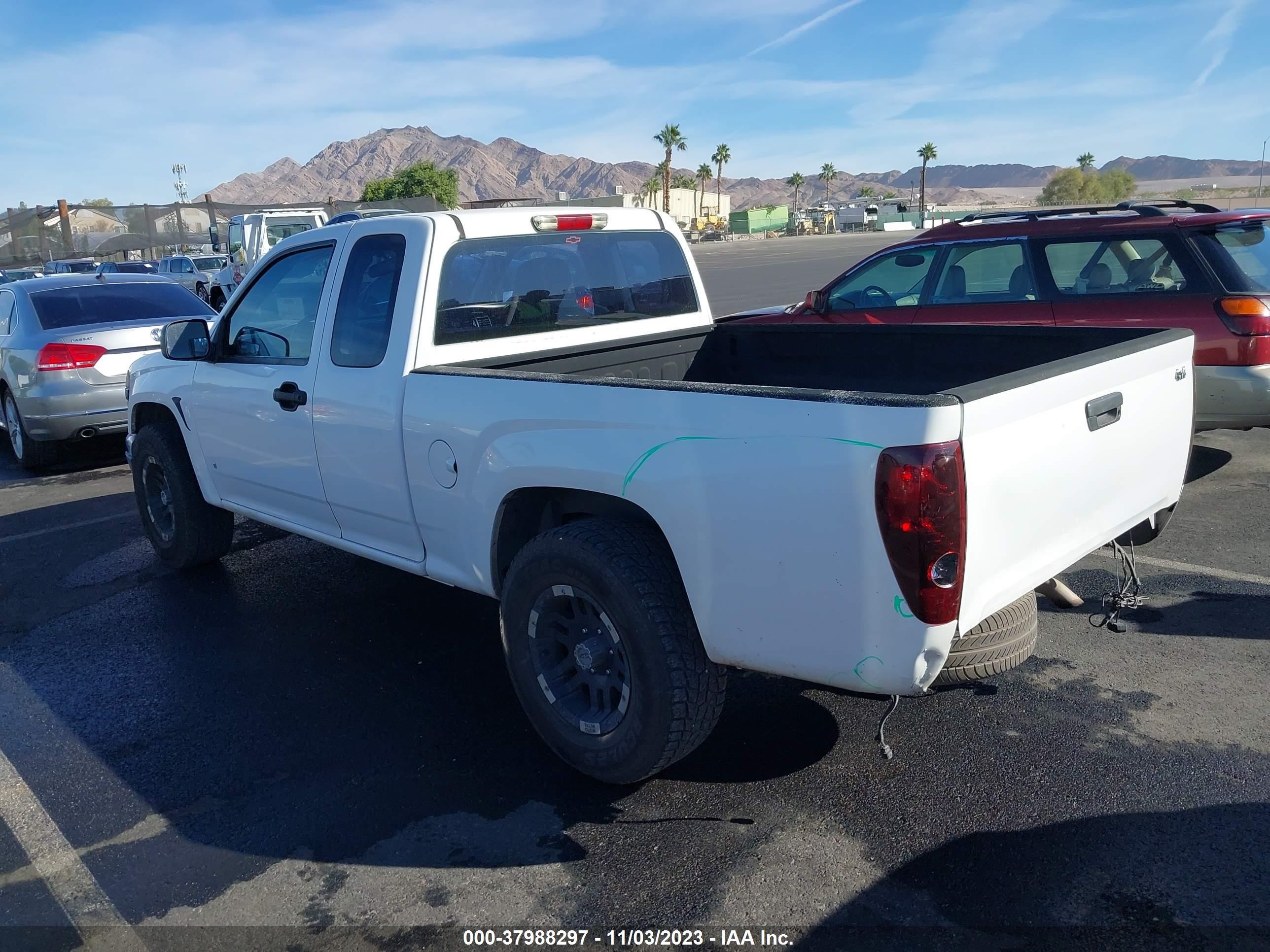 Photo 2 VIN: 1GCCS198668296237 - CHEVROLET COLORADO 