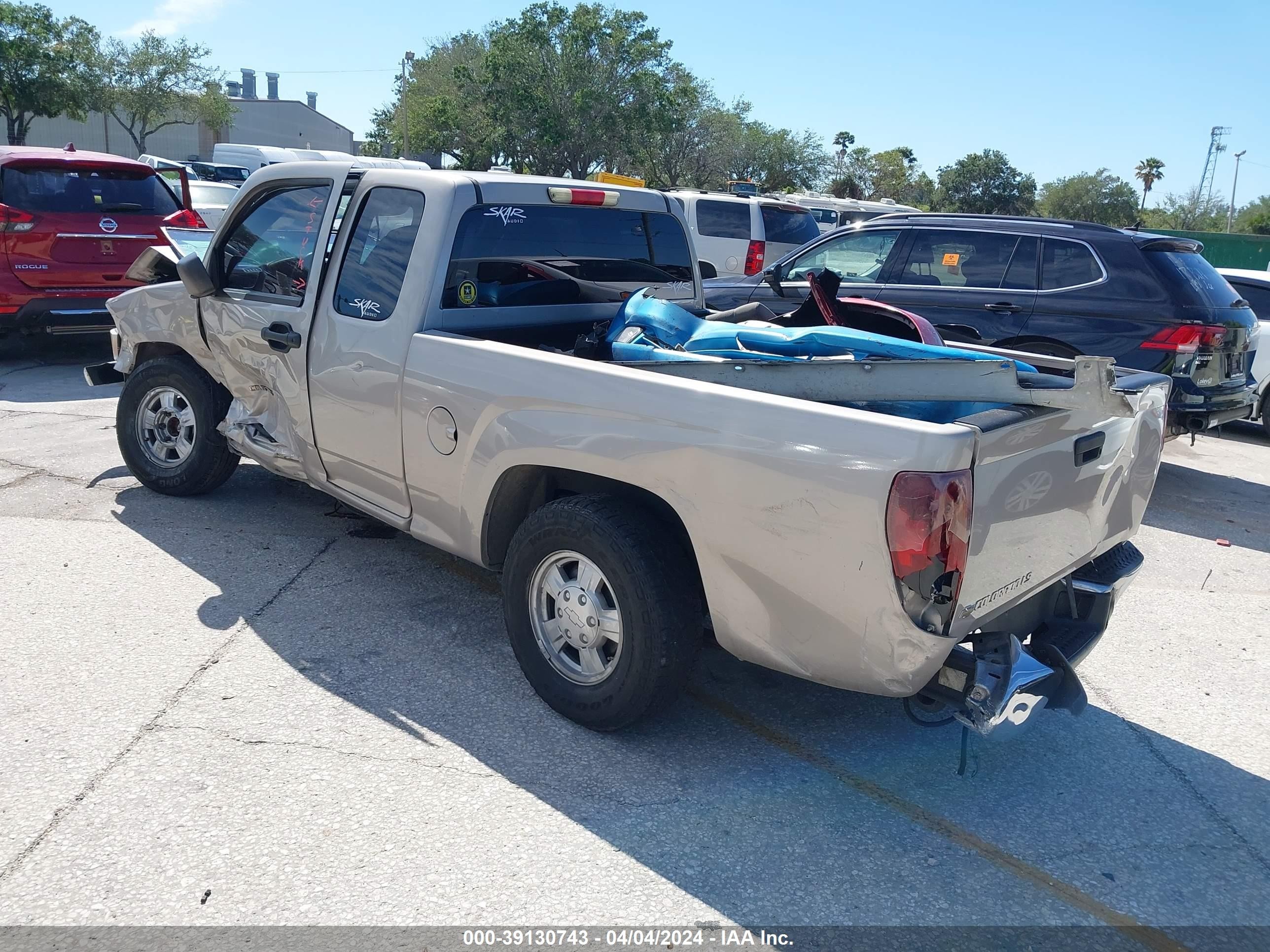 Photo 2 VIN: 1GCCS198848145963 - CHEVROLET COLORADO 