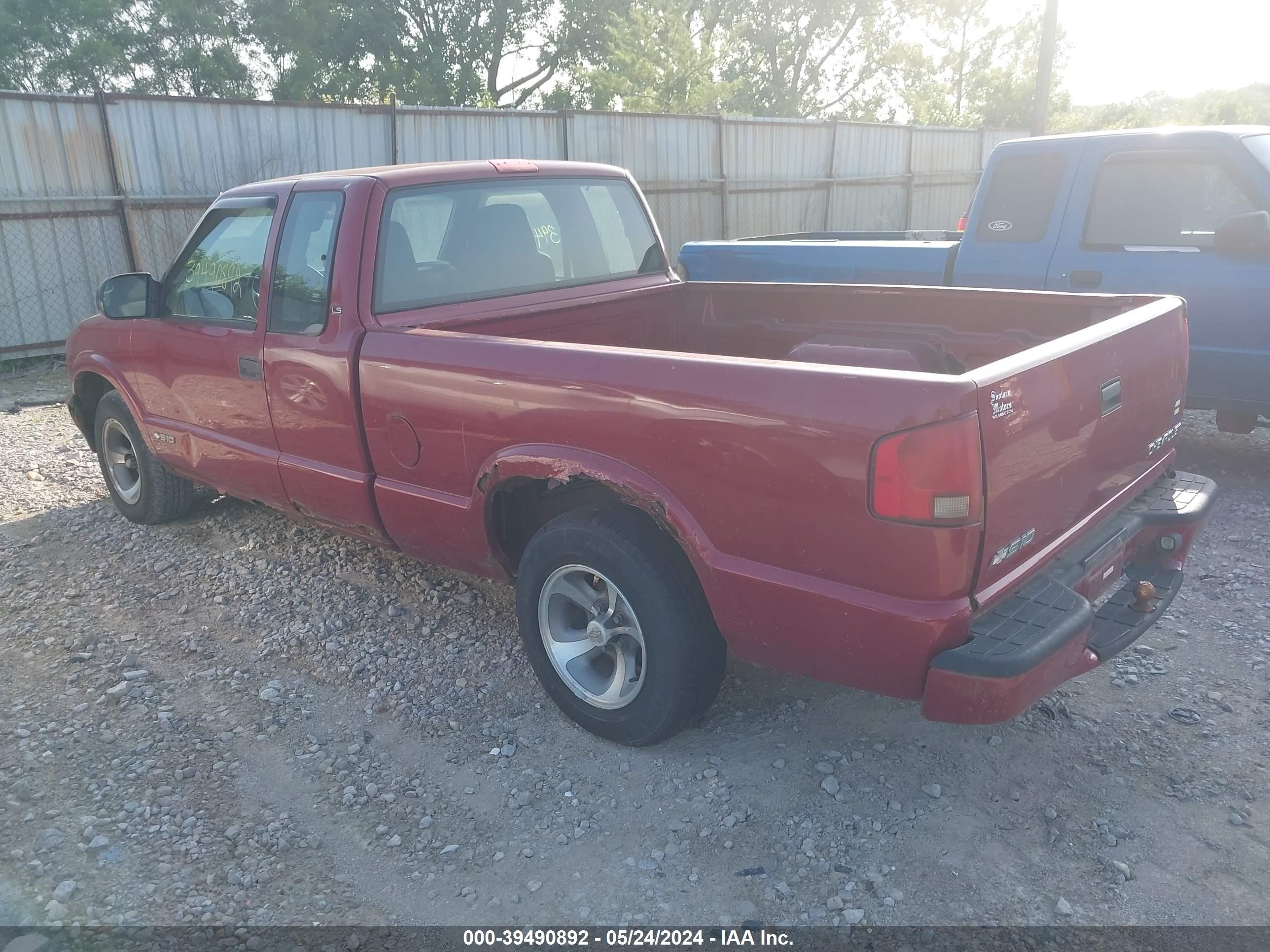 Photo 2 VIN: 1GCCS19H638198644 - CHEVROLET S-10 PICKUP 