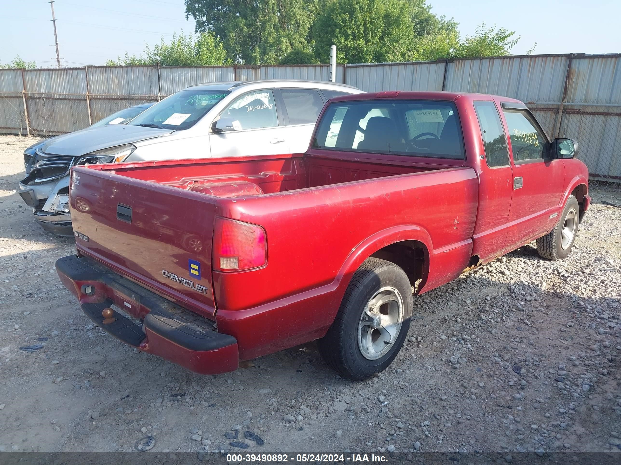 Photo 3 VIN: 1GCCS19H638198644 - CHEVROLET S-10 PICKUP 