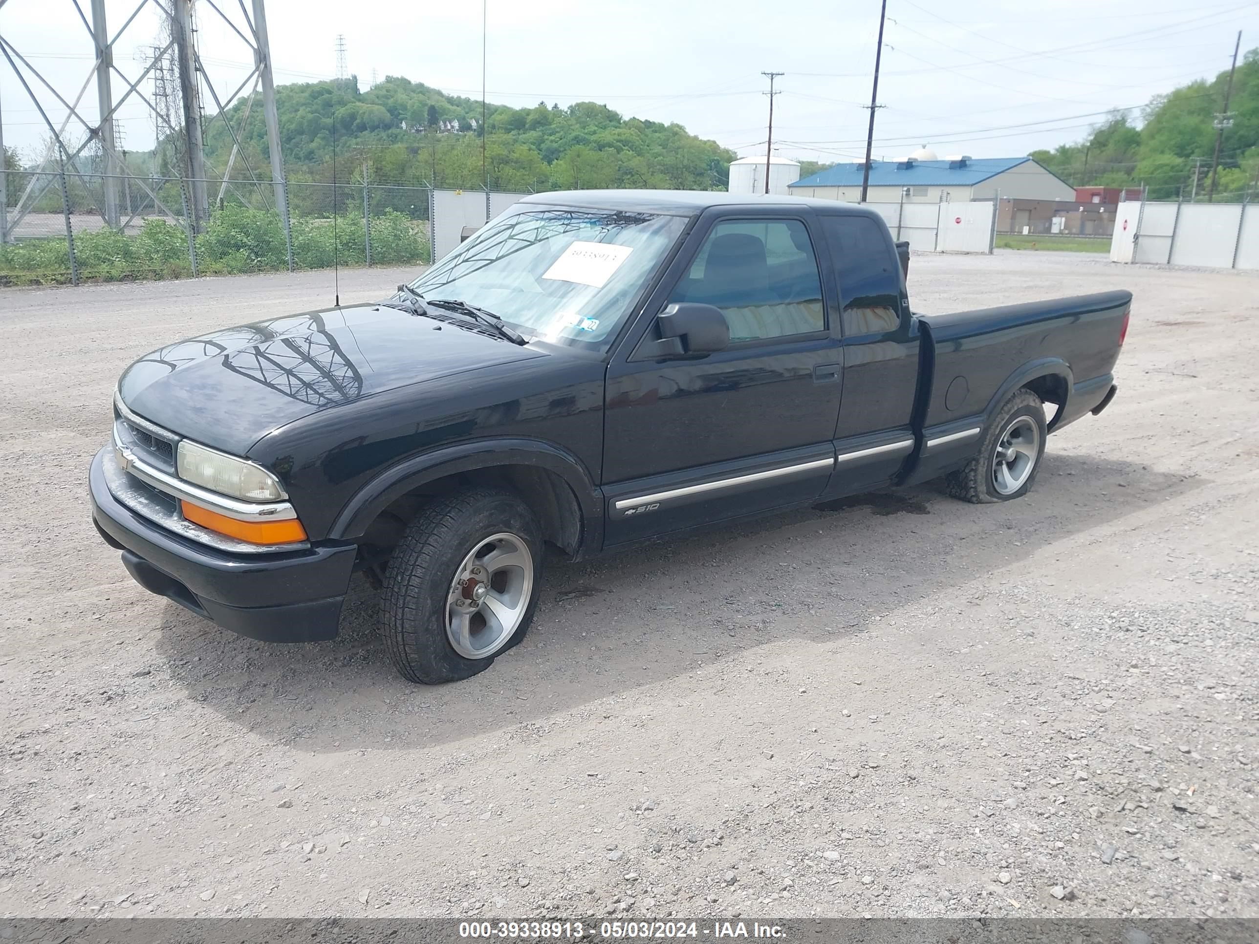 Photo 1 VIN: 1GCCS19W318184633 - CHEVROLET S-10 PICKUP 