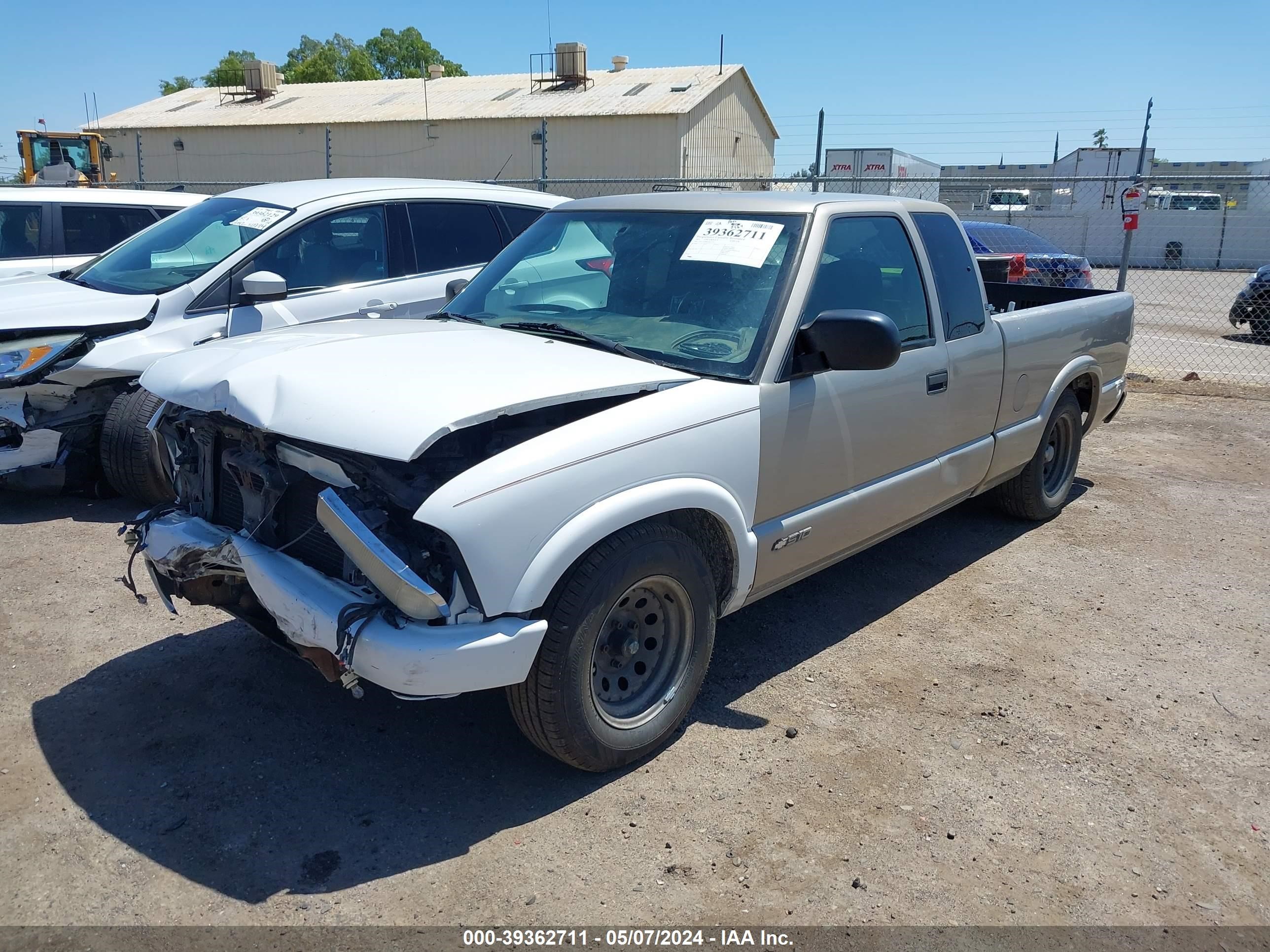 Photo 1 VIN: 1GCCS19W418237792 - CHEVROLET S-10 PICKUP 