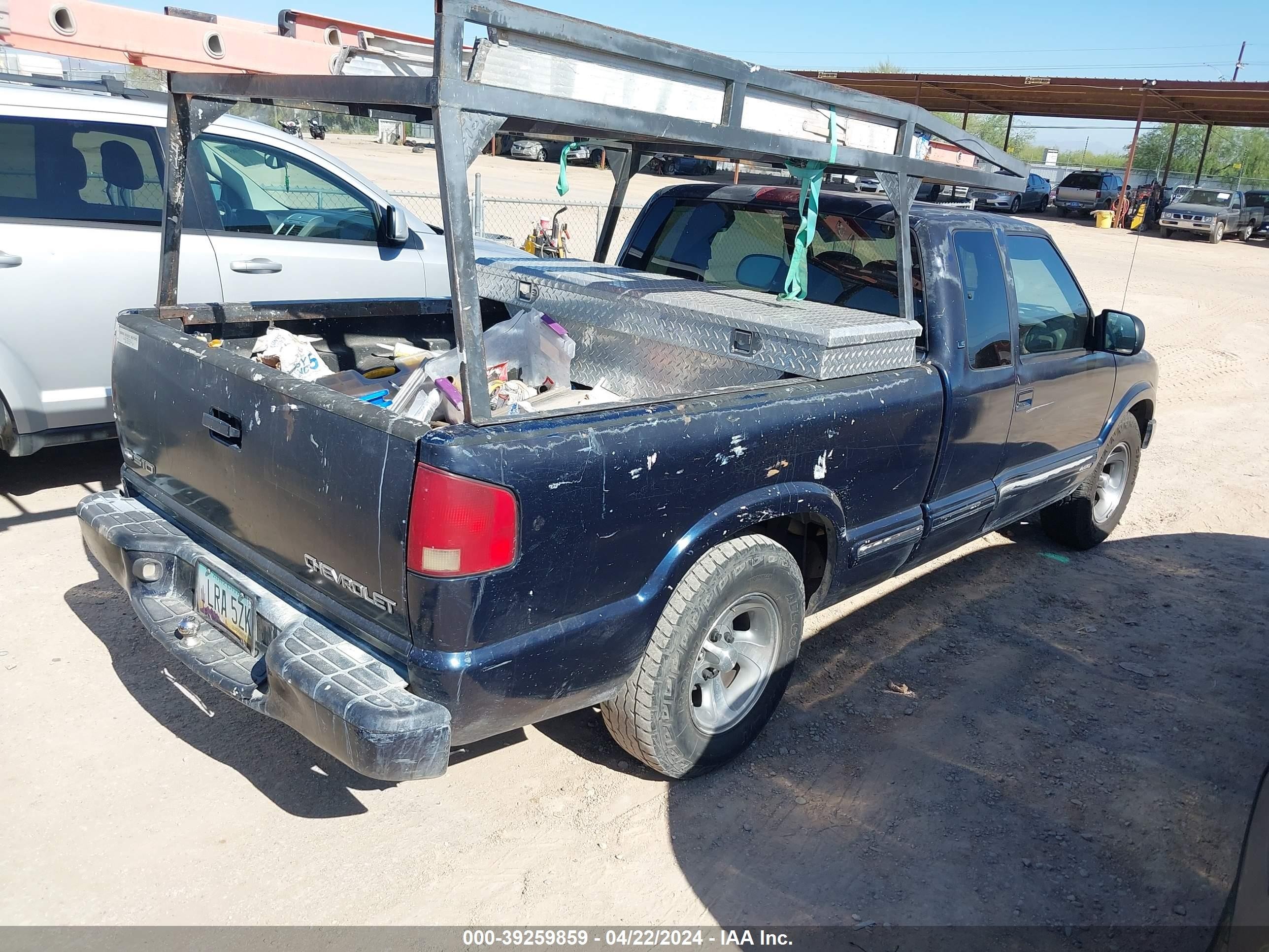 Photo 3 VIN: 1GCCS19W4Y8161470 - CHEVROLET S-10 PICKUP 