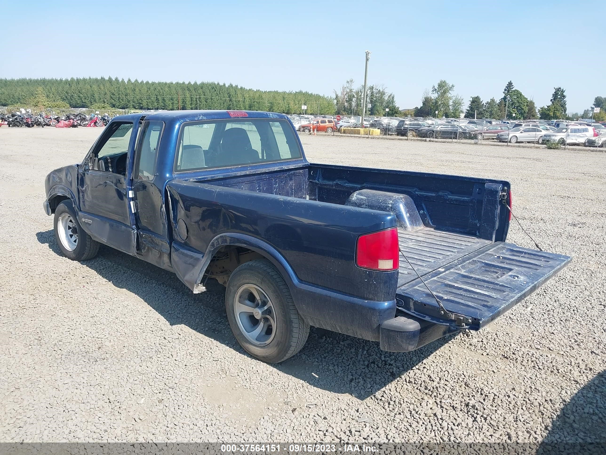 Photo 2 VIN: 1GCCS19W51K158201 - CHEVROLET S-10 PICKUP 