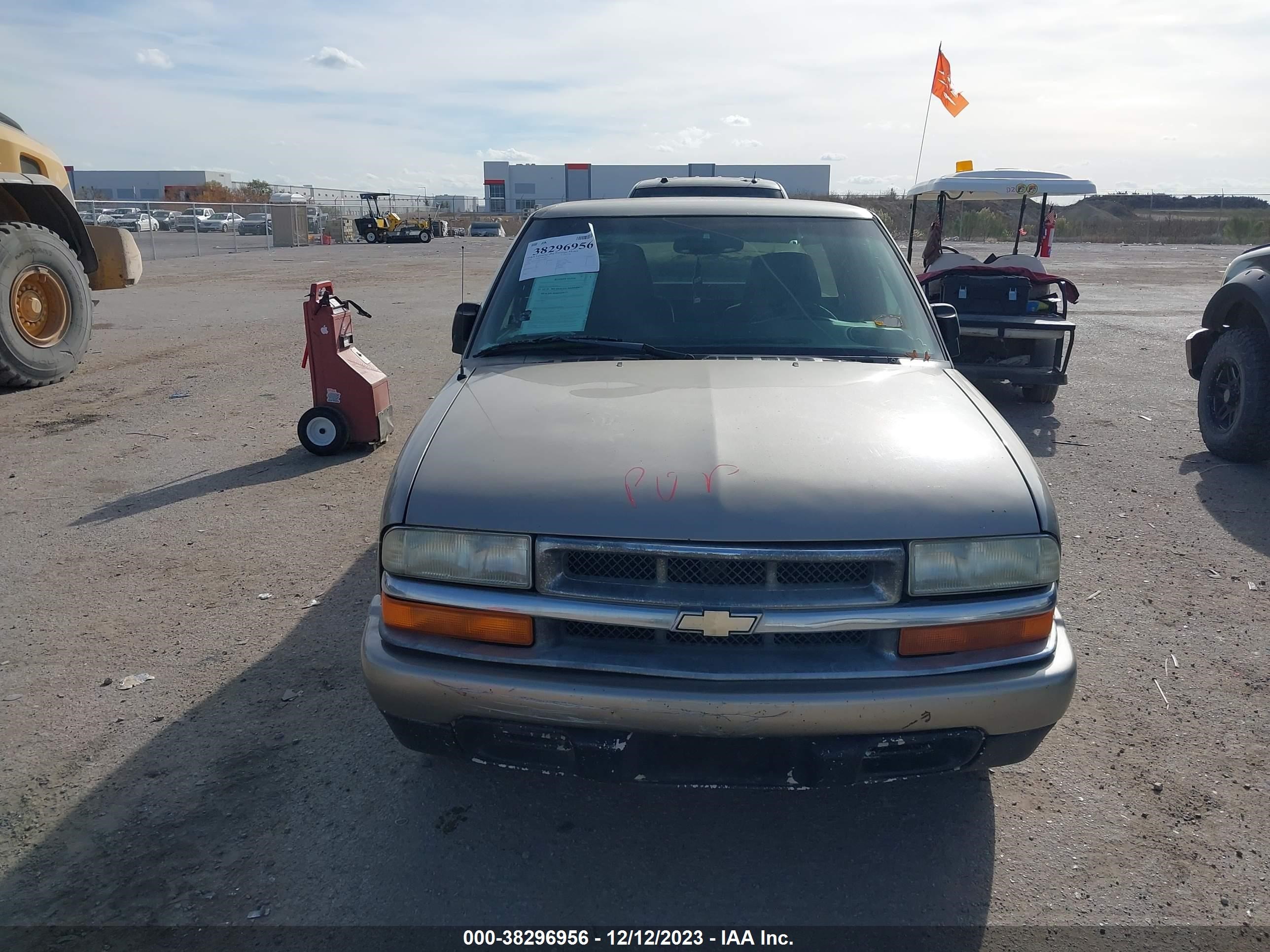 Photo 5 VIN: 1GCCS19W528221800 - CHEVROLET S-10 PICKUP 