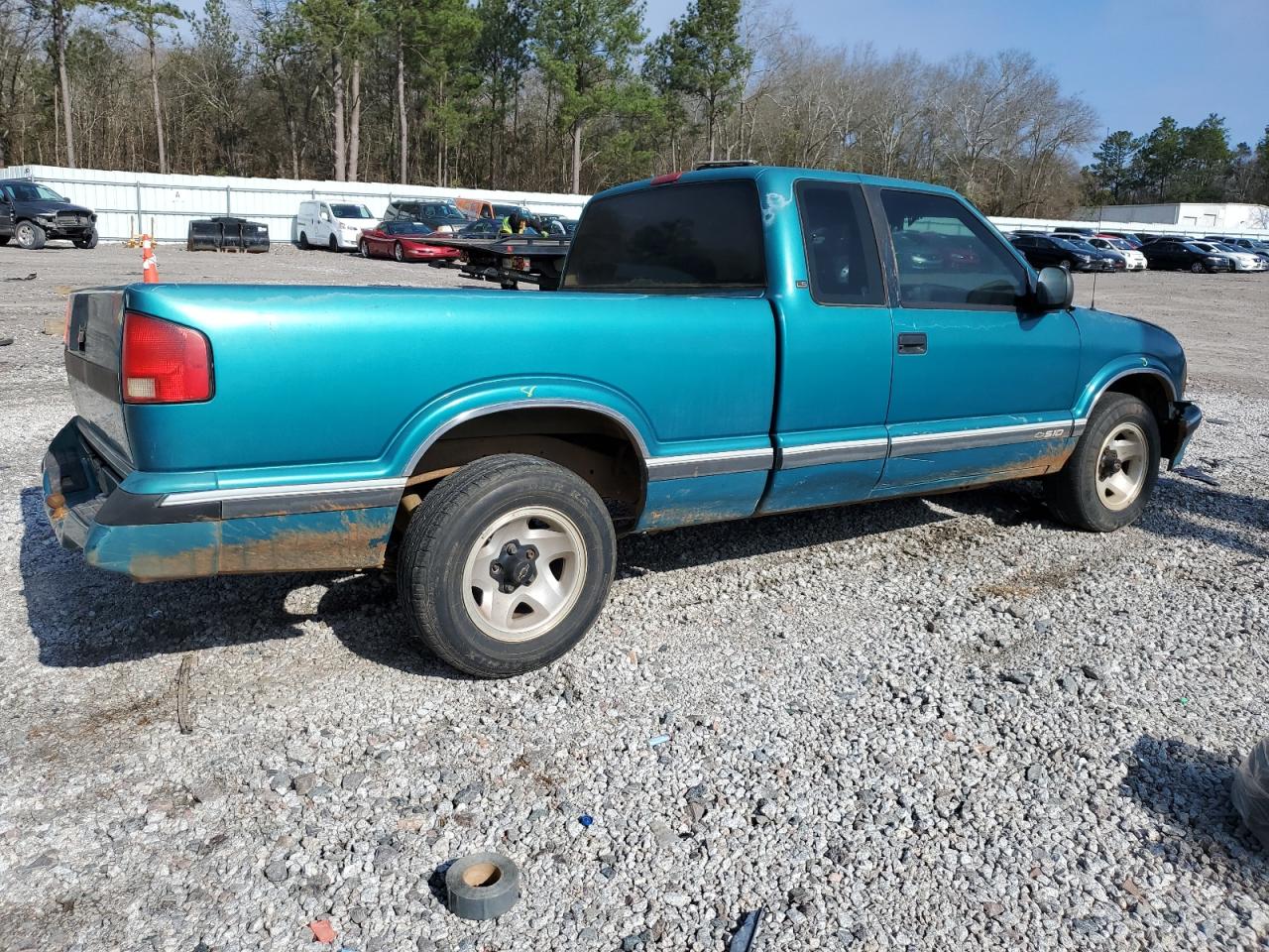 Photo 2 VIN: 1GCCS19W6R8229317 - CHEVROLET S-10 PICKUP 