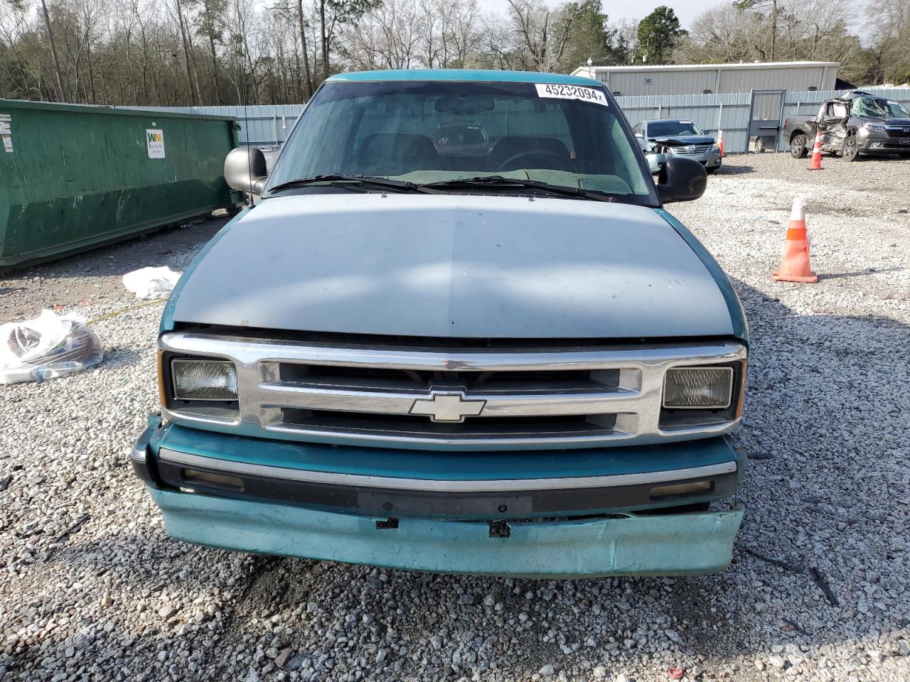 Photo 4 VIN: 1GCCS19W6R8229317 - CHEVROLET S-10 PICKUP 