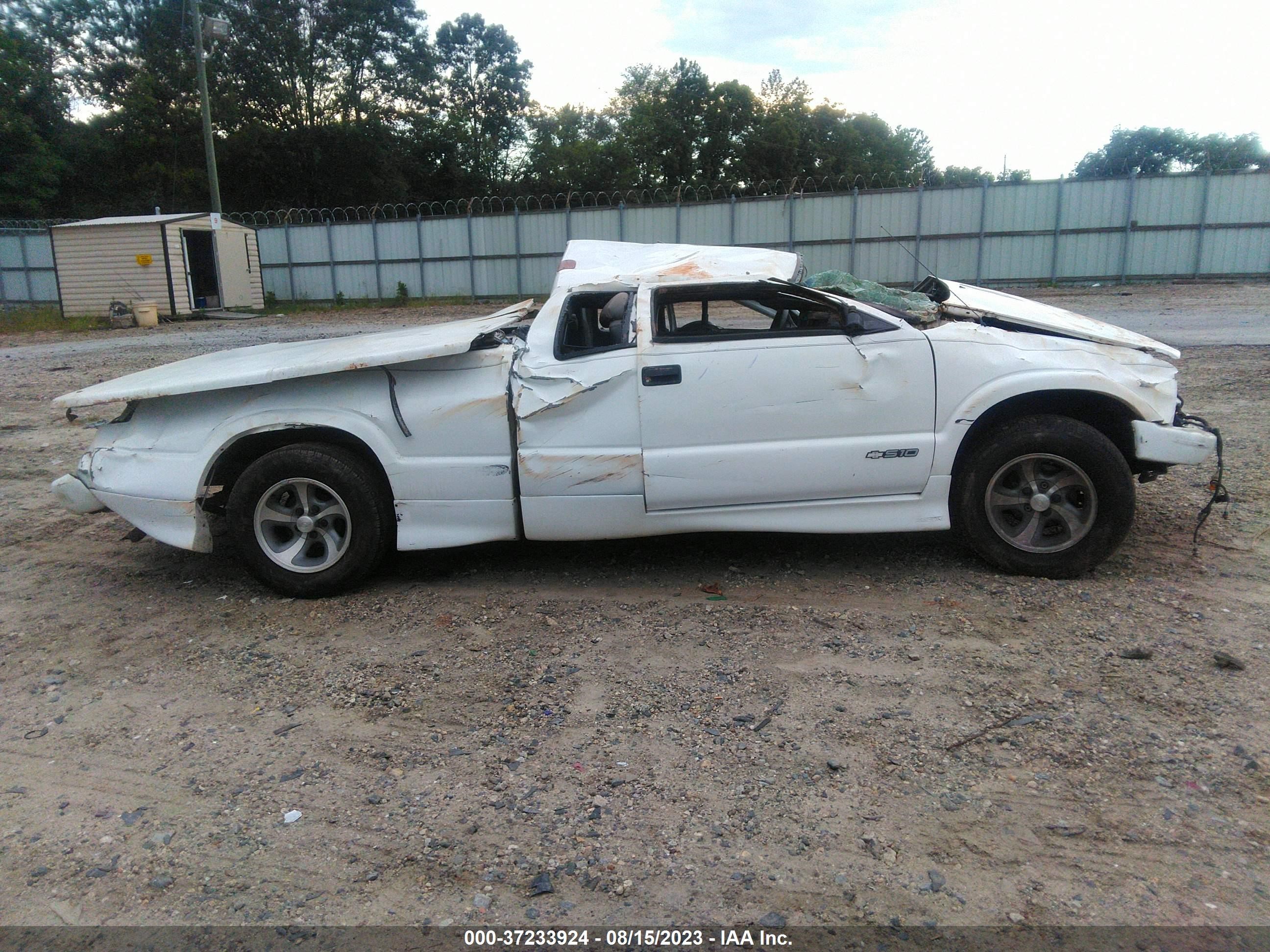 Photo 13 VIN: 1GCCS19W918220146 - CHEVROLET S-10 PICKUP 