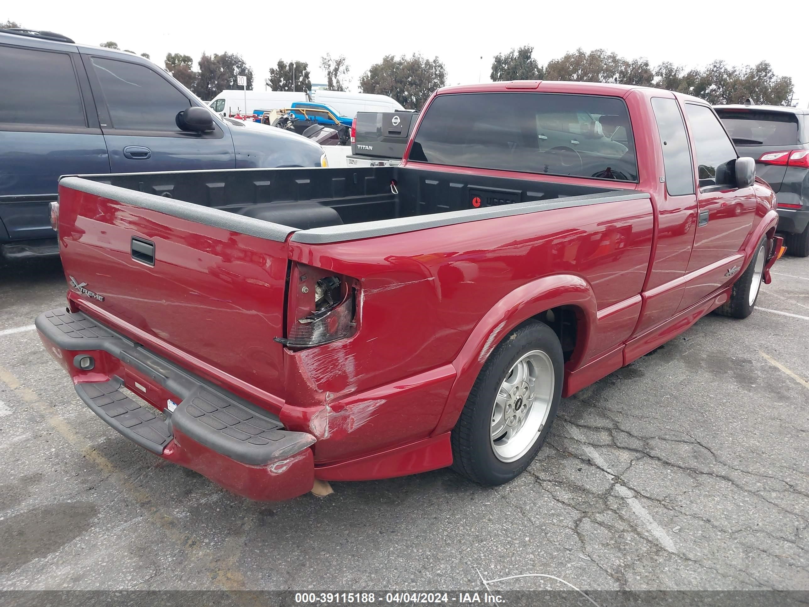 Photo 3 VIN: 1GCCS19W928131632 - CHEVROLET S-10 PICKUP 