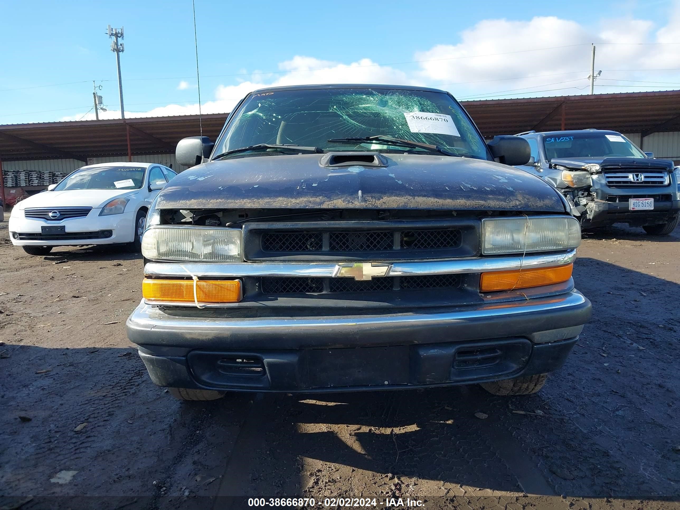 Photo 11 VIN: 1GCCS19W928216776 - CHEVROLET S-10 PICKUP 