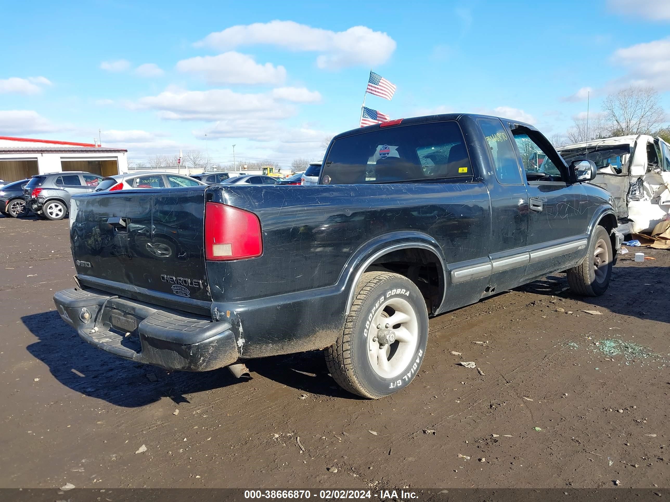 Photo 3 VIN: 1GCCS19W928216776 - CHEVROLET S-10 PICKUP 