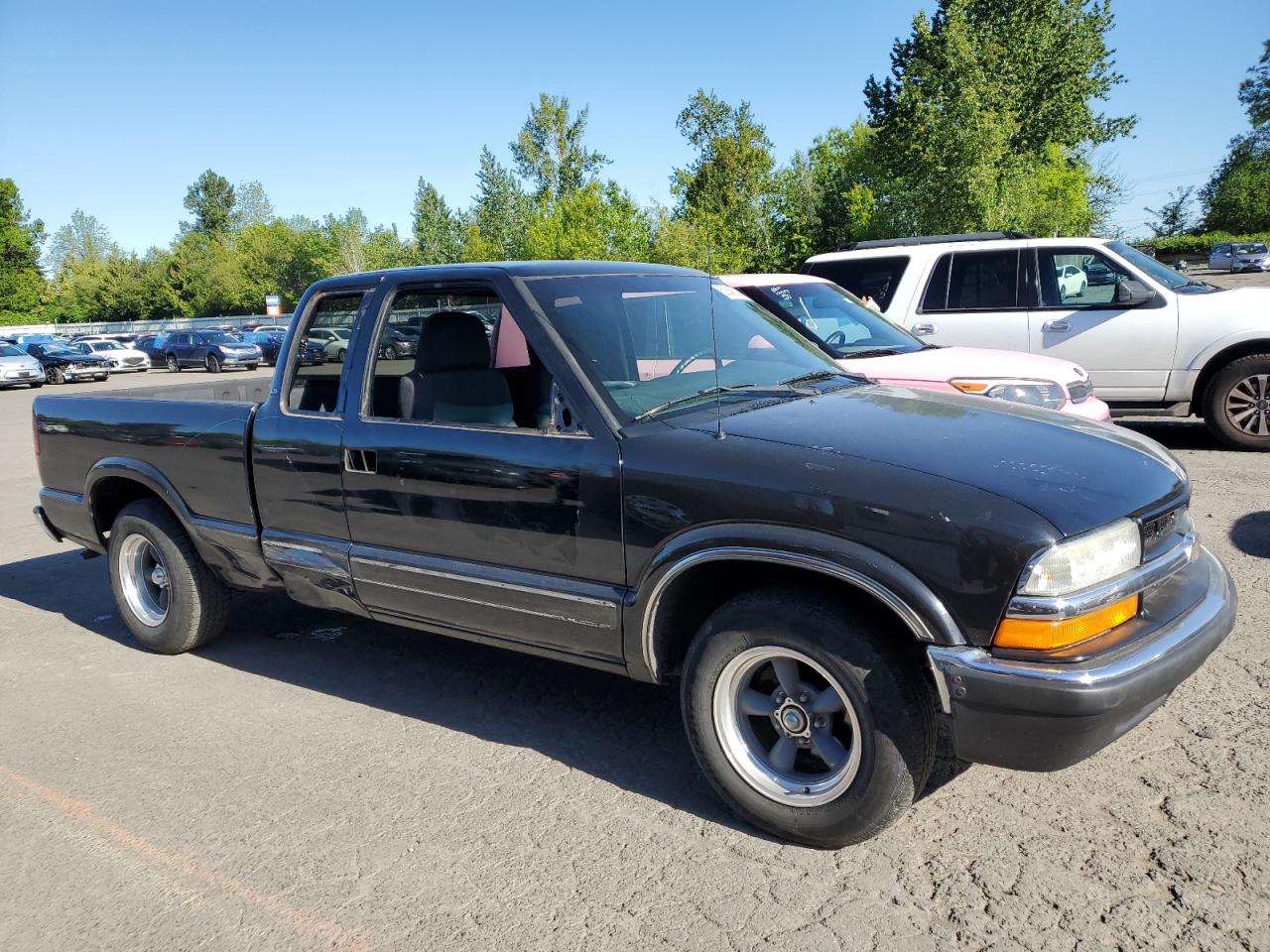 Photo 3 VIN: 1GCCS19W928247980 - CHEVROLET S-10 PICKUP 