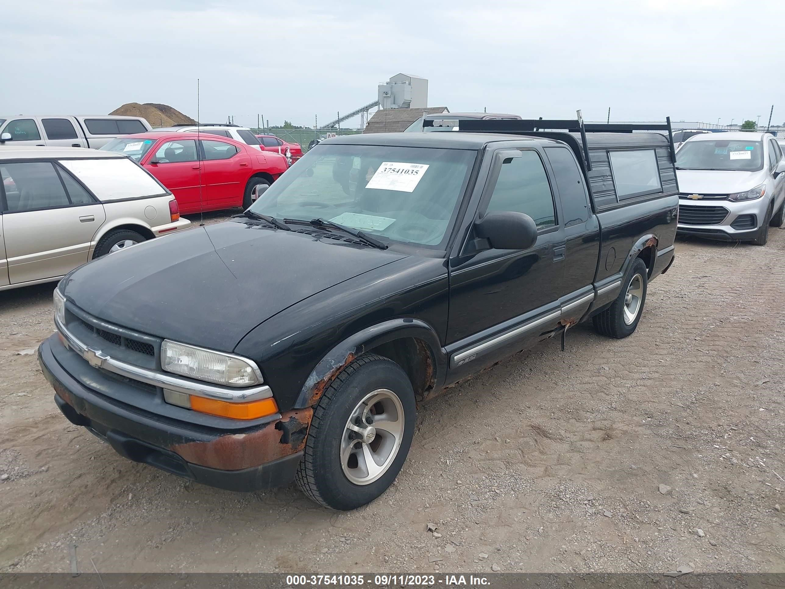 Photo 1 VIN: 1GCCS19WX18178862 - CHEVROLET S-10 PICKUP 