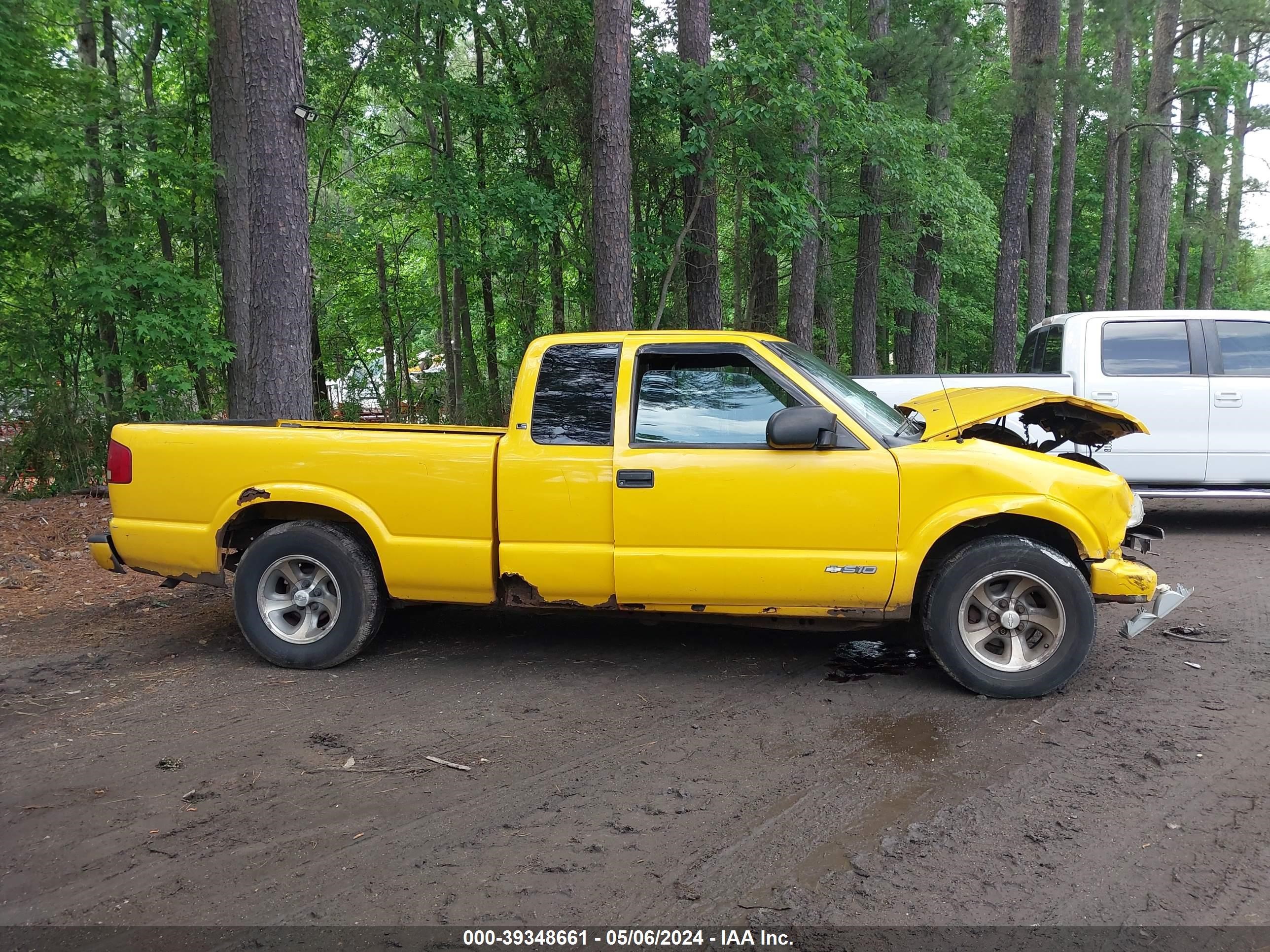 Photo 12 VIN: 1GCCS19X038179871 - CHEVROLET S-10 PICKUP 