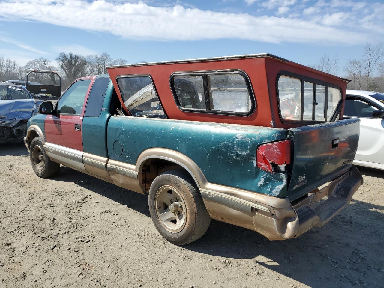 Photo 1 VIN: 1GCCS19X0T8204994 - CHEVROLET S-10 PICKUP 