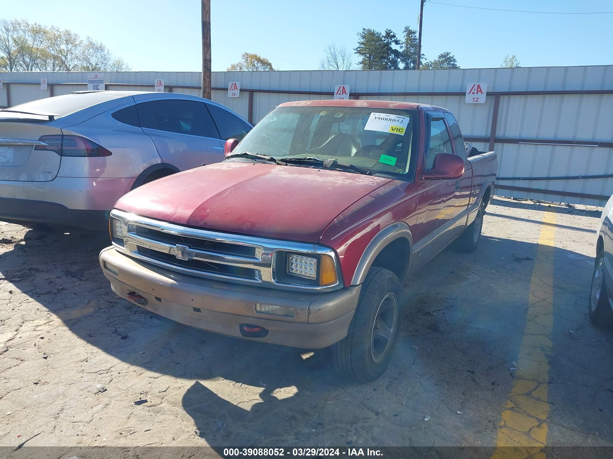 Photo 1 VIN: 1GCCS19X1V8189277 - CHEVROLET S-10 PICKUP 