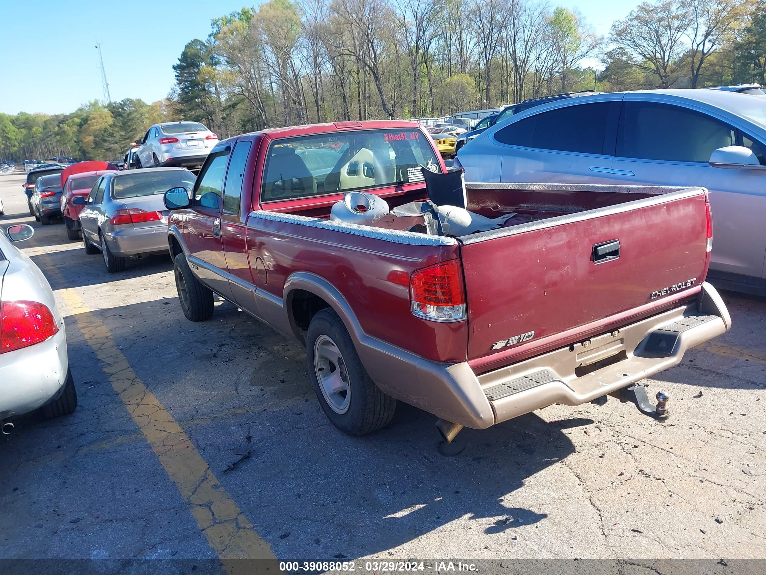 Photo 2 VIN: 1GCCS19X1V8189277 - CHEVROLET S-10 PICKUP 