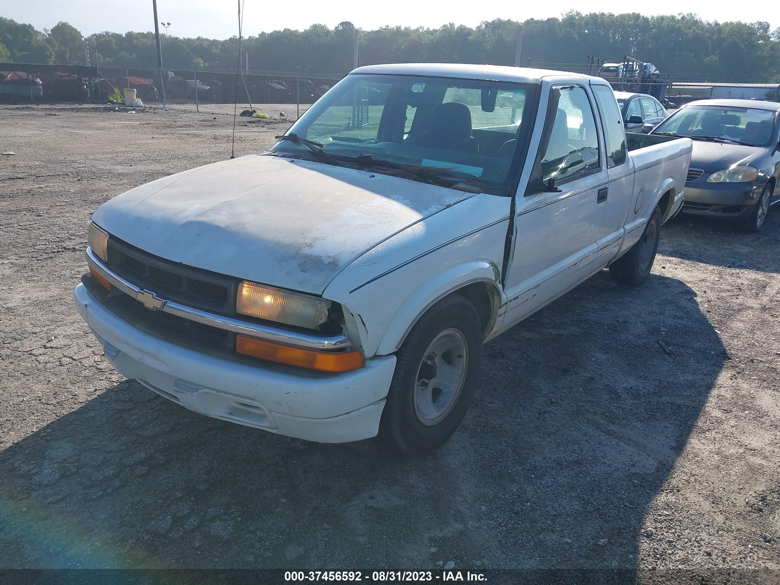 Photo 1 VIN: 1GCCS19X1W8122146 - CHEVROLET S-10 PICKUP 