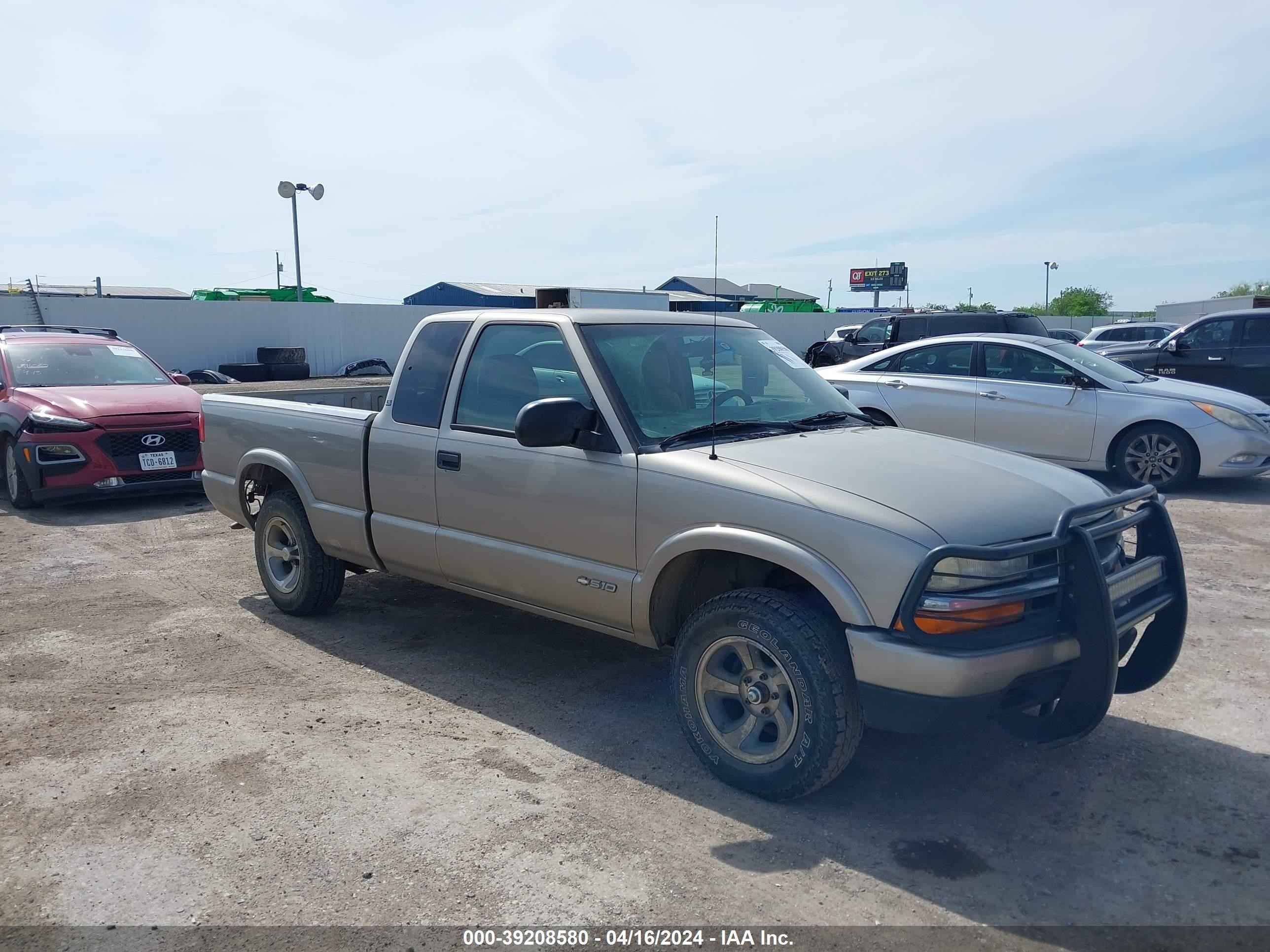 Photo 0 VIN: 1GCCS19X438119107 - CHEVROLET S-10 PICKUP 