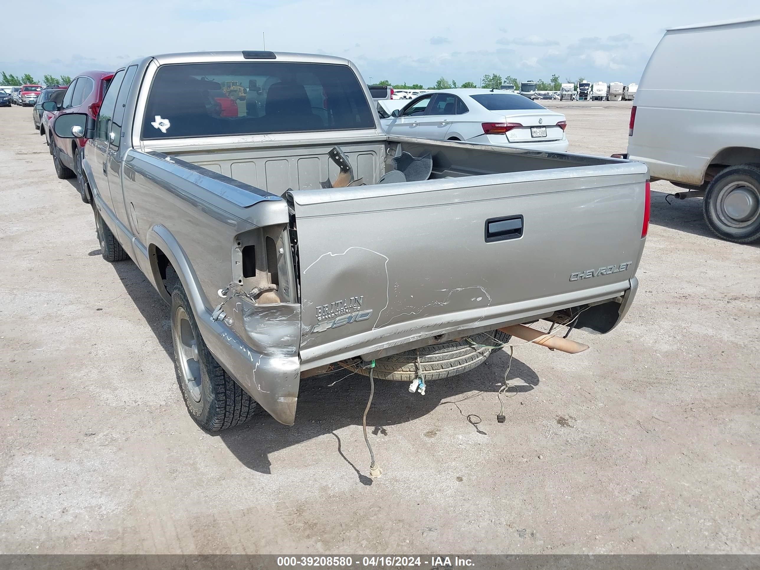 Photo 5 VIN: 1GCCS19X438119107 - CHEVROLET S-10 PICKUP 