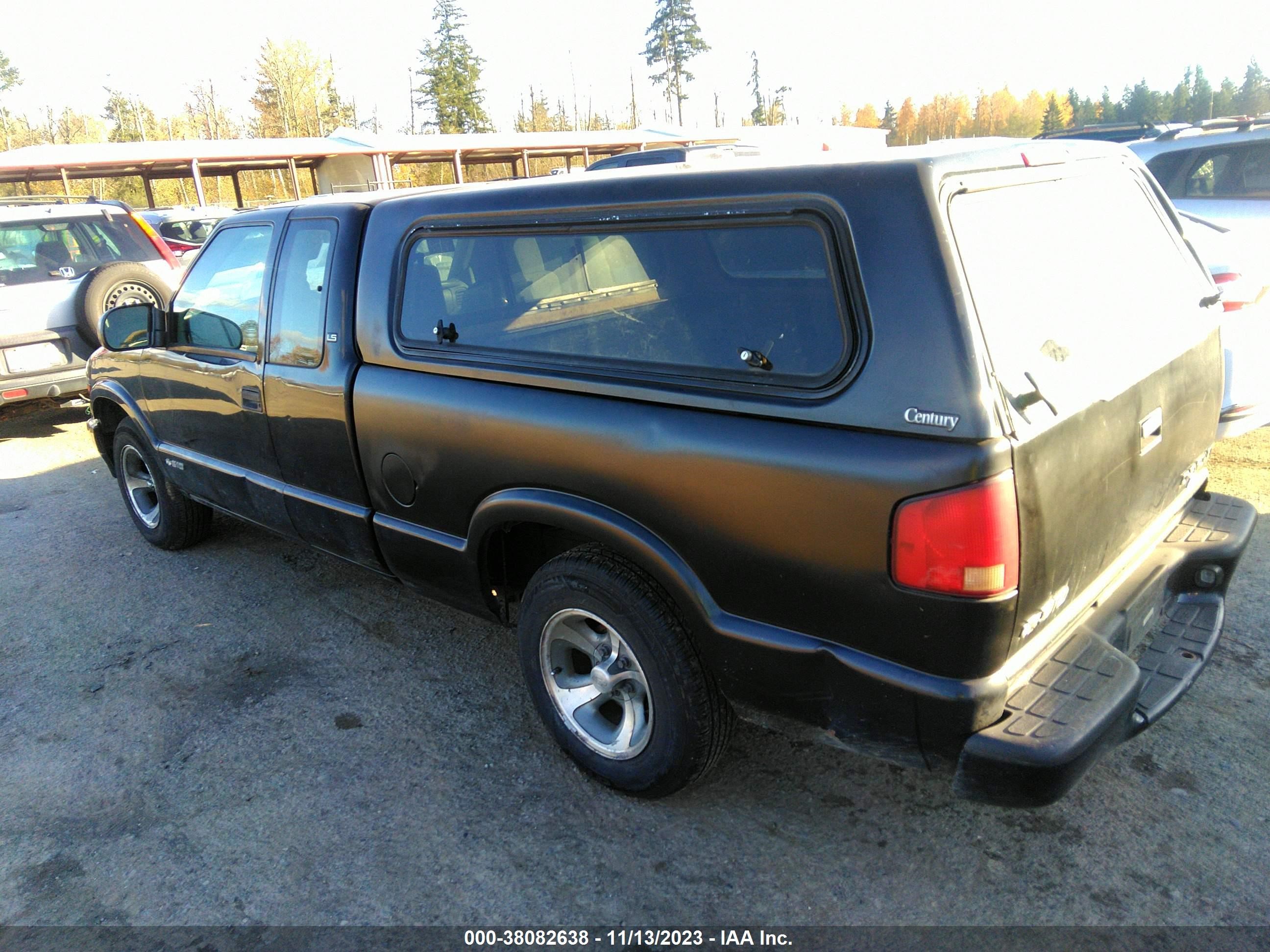 Photo 2 VIN: 1GCCS19X738177597 - CHEVROLET S-10 PICKUP 