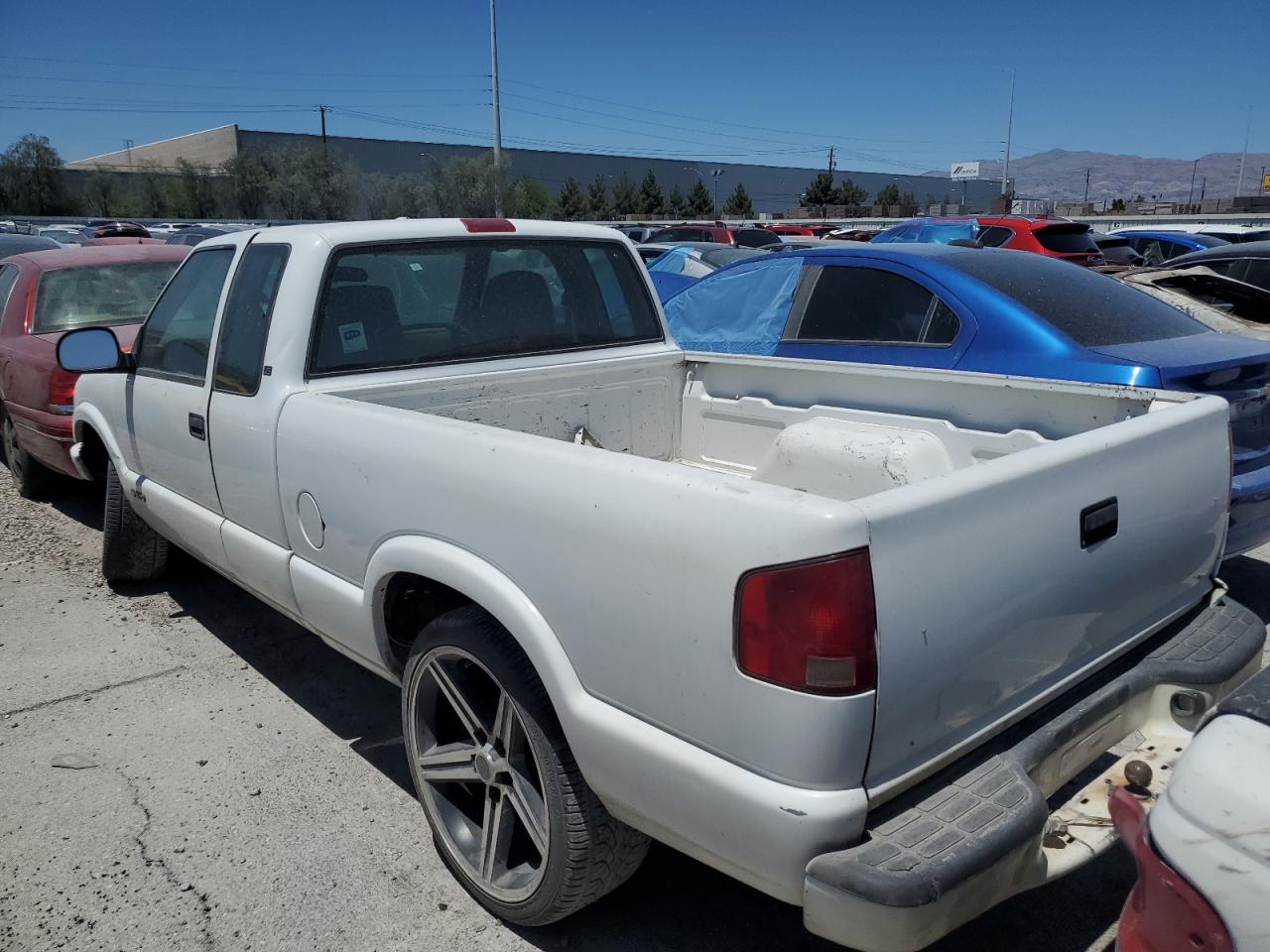 Photo 1 VIN: 1GCCS19X9W8201550 - CHEVROLET S-10 PICKUP 