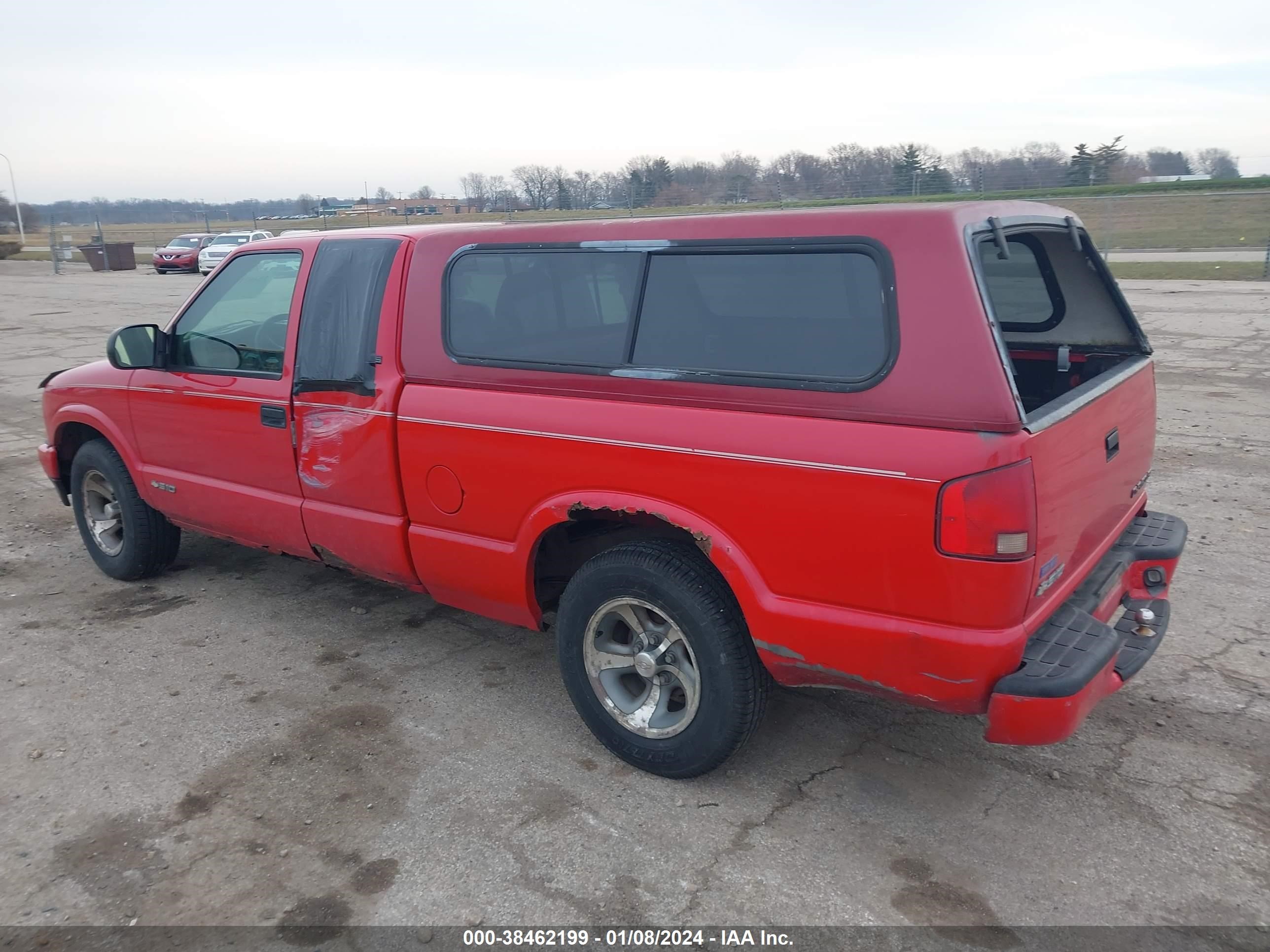 Photo 2 VIN: 1GCCS19XX38197844 - CHEVROLET S-10 PICKUP 