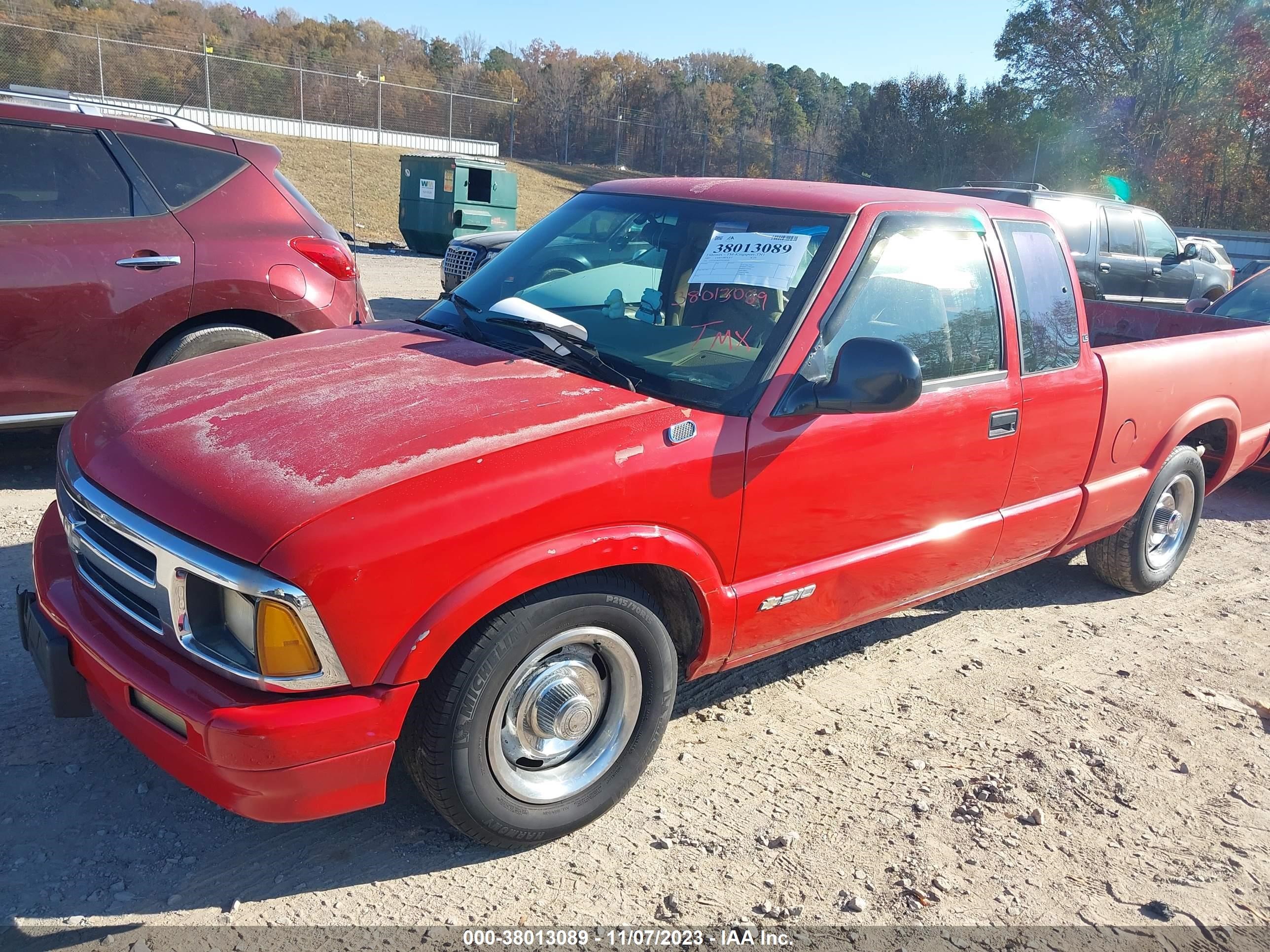 Photo 1 VIN: 1GCCS19XXV8129059 - CHEVROLET S-10 PICKUP 