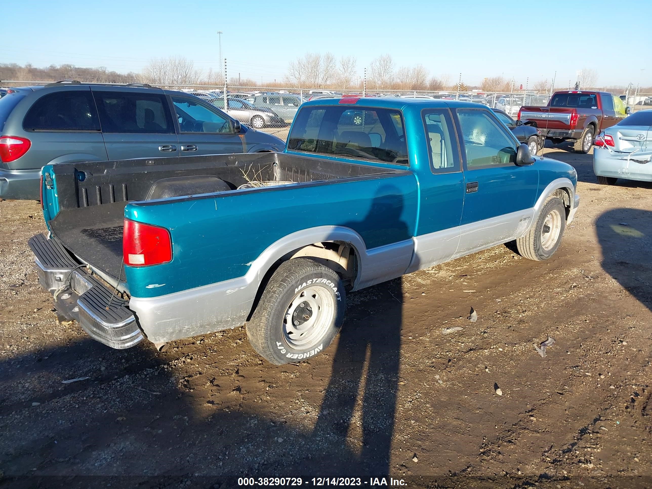 Photo 3 VIN: 1GCCS19Z0R8138683 - CHEVROLET S-10 PICKUP 